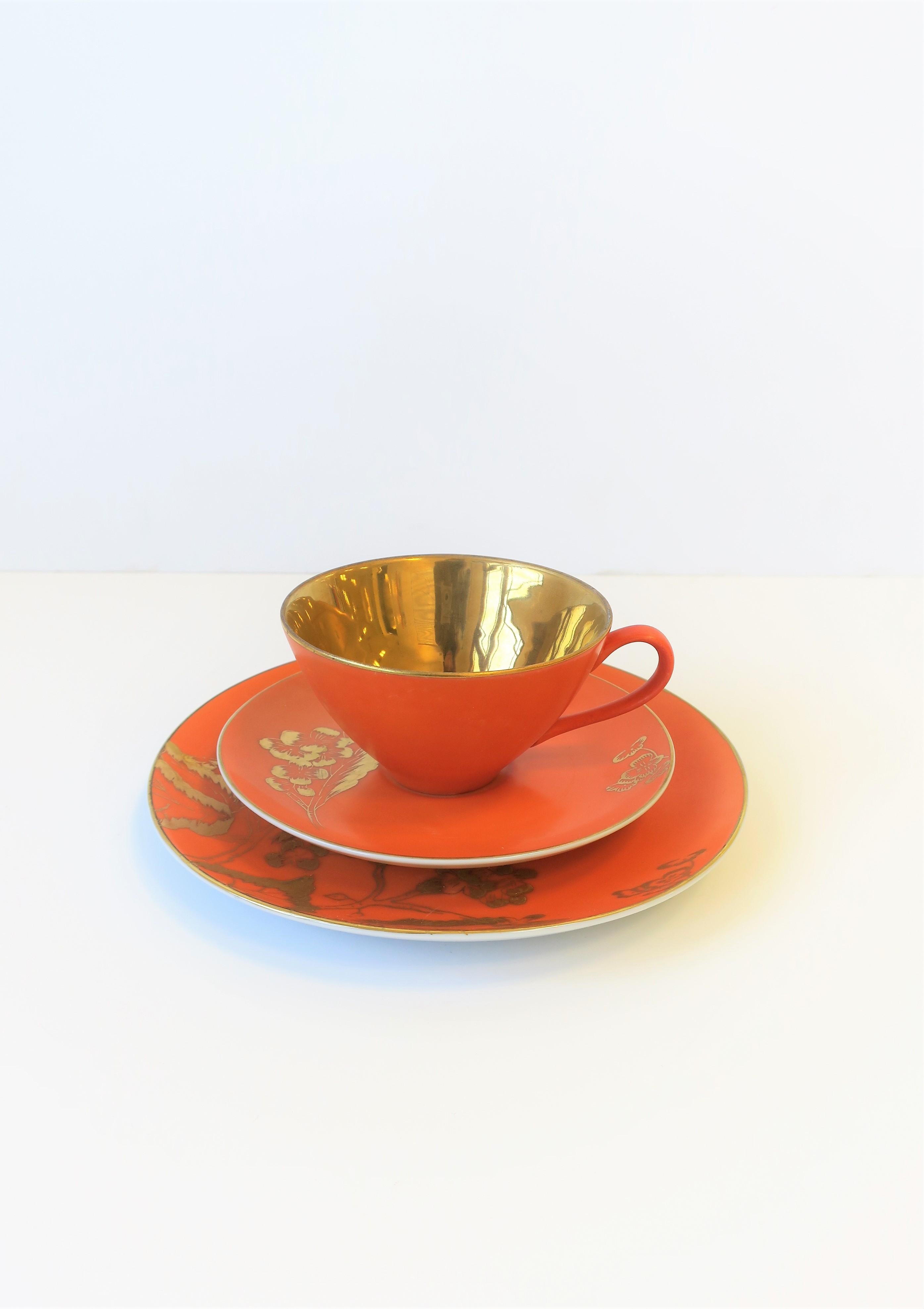 Américain Service à café, thé et déjeuner moderne orange et or de Dorothy Thorpe, époque médiévale  en vente