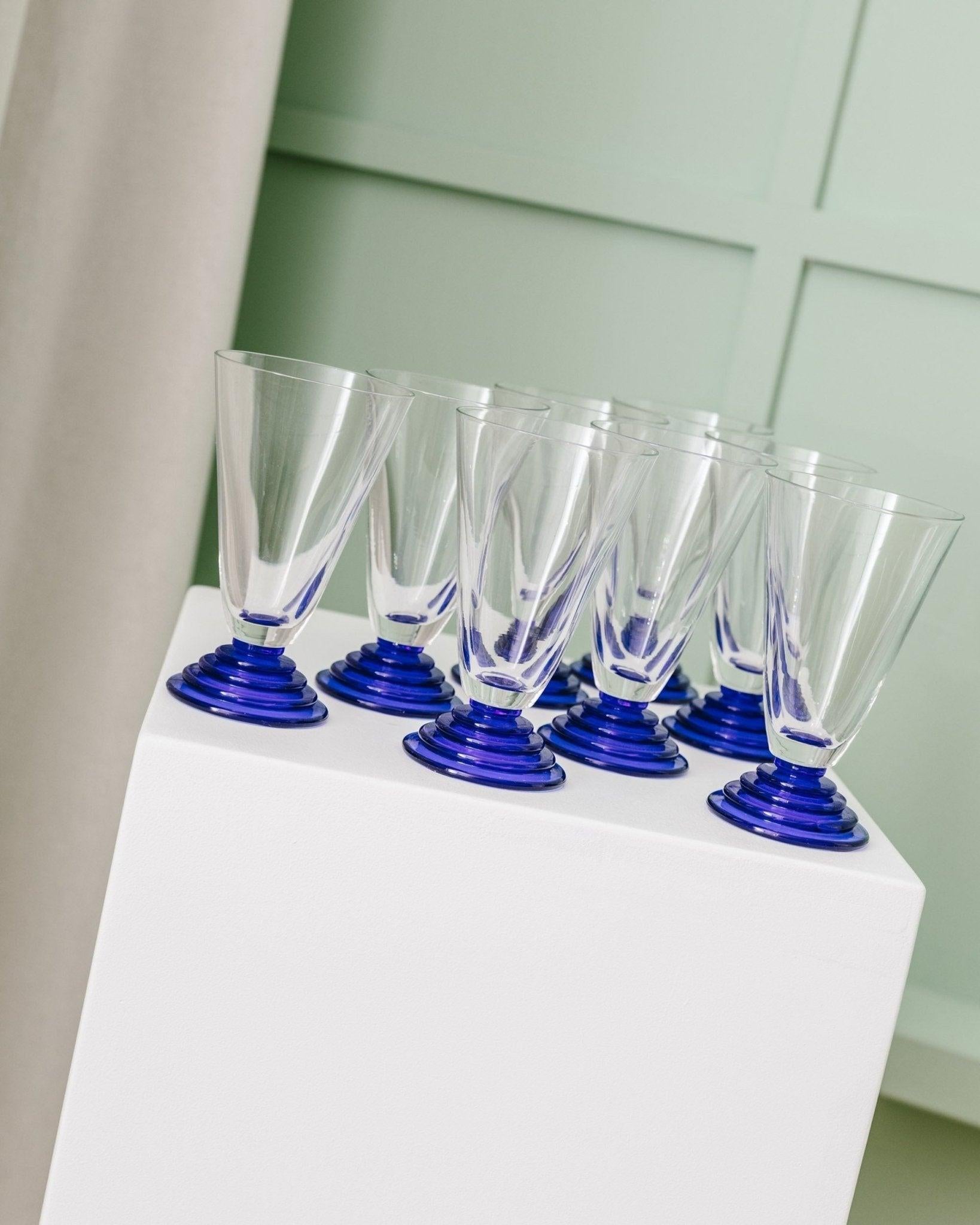 Juego de 8 vasos para beber, años 80 en Bueno estado para la venta en Montecalvoli, IT