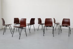 Set di 8 sedie impilabili olandesi di metà secolo con seduta a conchiglia singola