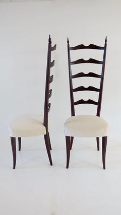 Satz von 8 Chiavari-Esszimmerstühlen aus ebonisiertem Samt mit hoher Rückenlehne von Paolo Buffa, 1950