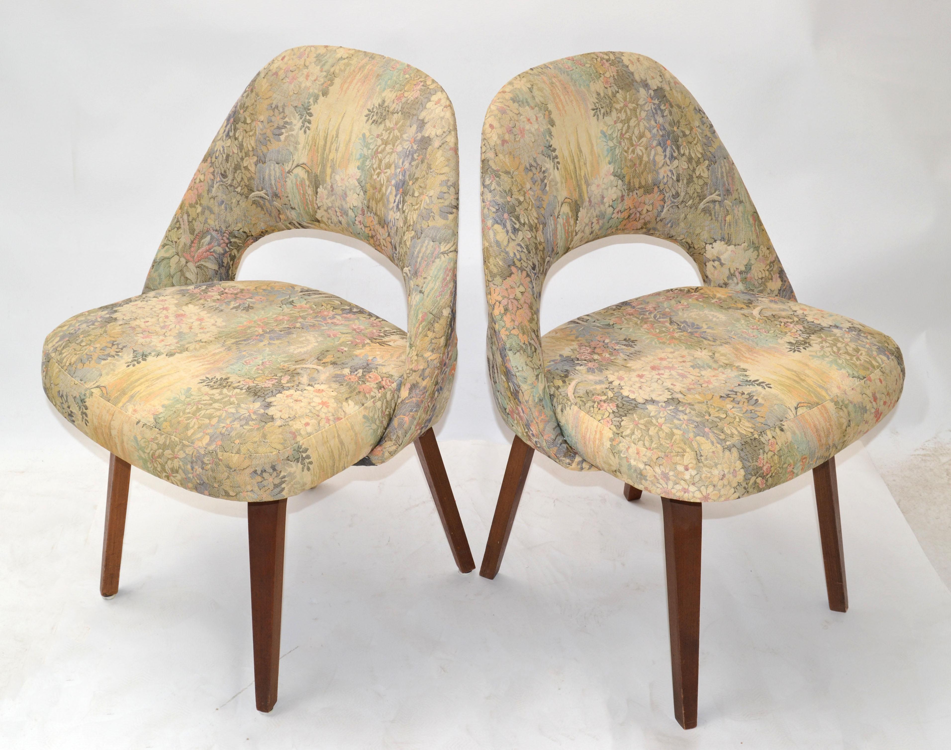 Mid-Century Modern Set of 8 Eeero Saarinen Executive Knoll Dining Chairs Original Fabric Wood Legs