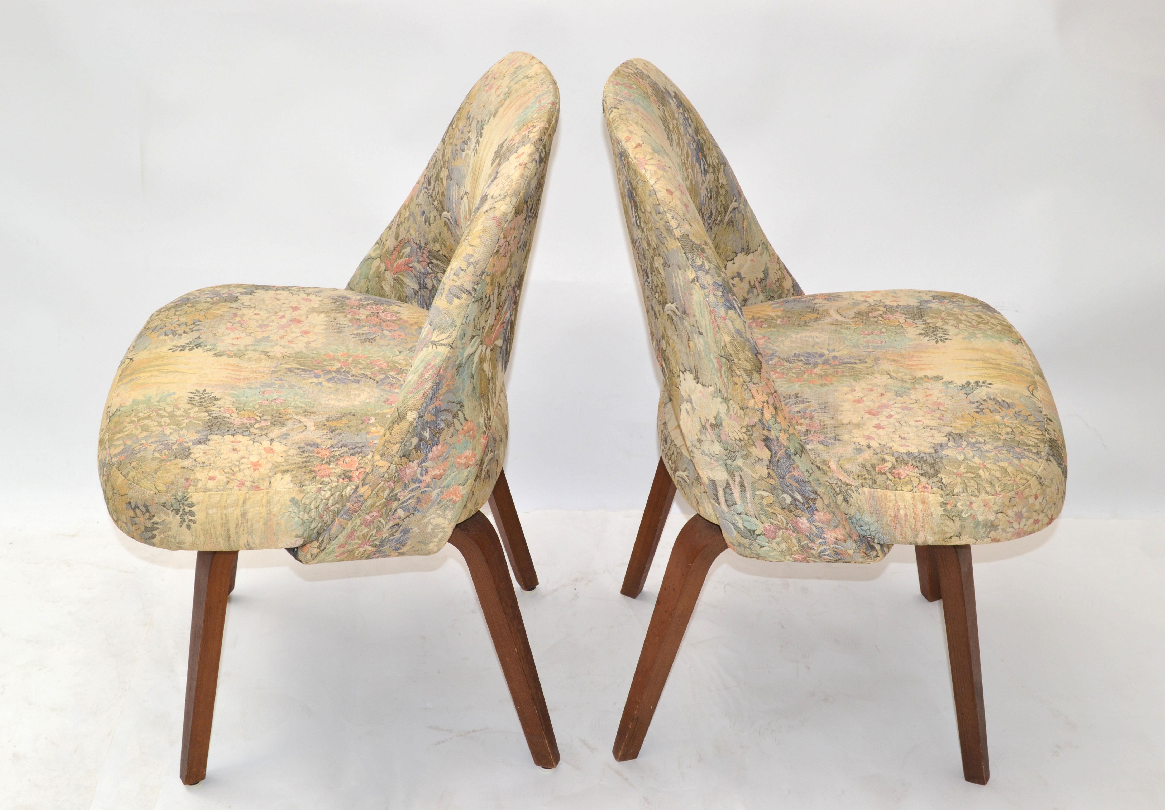 American Set of 8 Eeero Saarinen Executive Knoll Dining Chairs Original Fabric Wood Legs