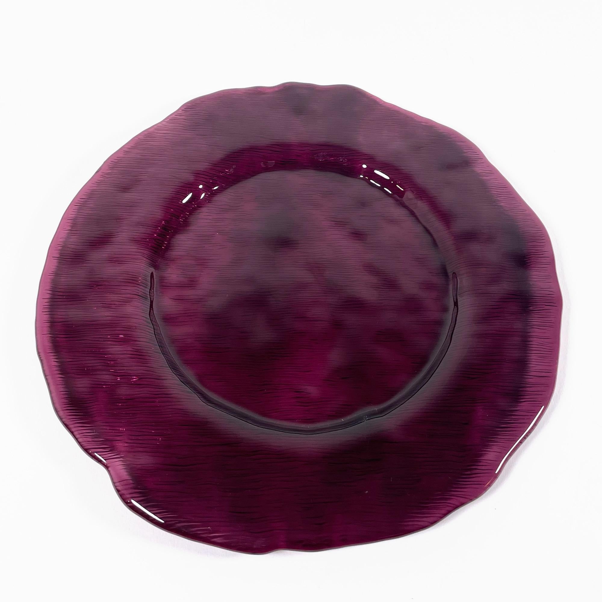 Set of 8 Elegant Violet Glass Plates For Sale 1