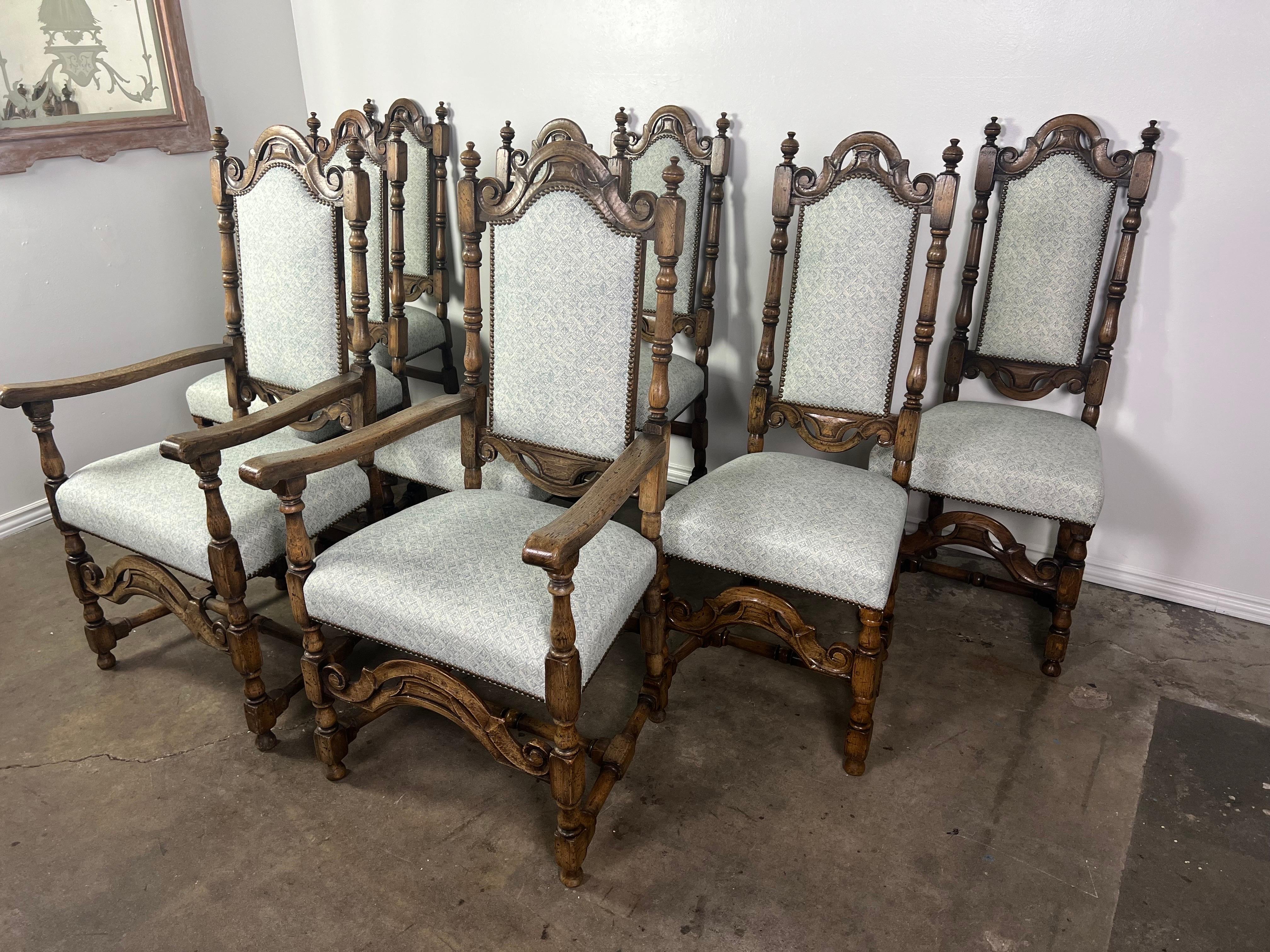 Jacobéen Ensemble de 8 chaises de salle à manger anglaises du 19ème siècle avec tapisserie en lin en vente