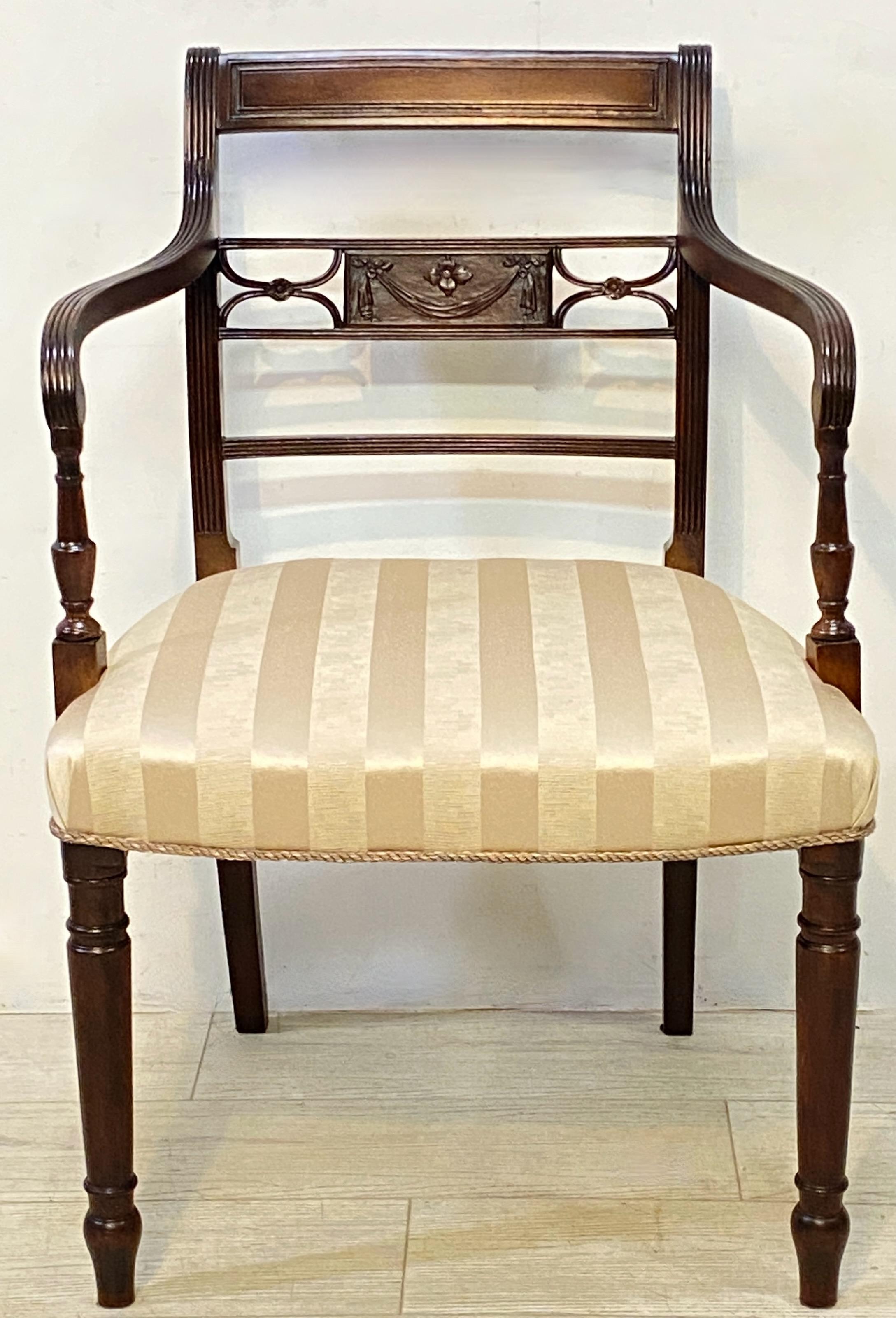 Set of 8 English George III Mahogany Dining Chairs, Early 19th Century For Sale 4