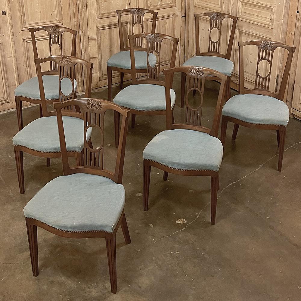 Set of 8 English Hepplewhite Dining Chairs In Good Condition For Sale In Dallas, TX