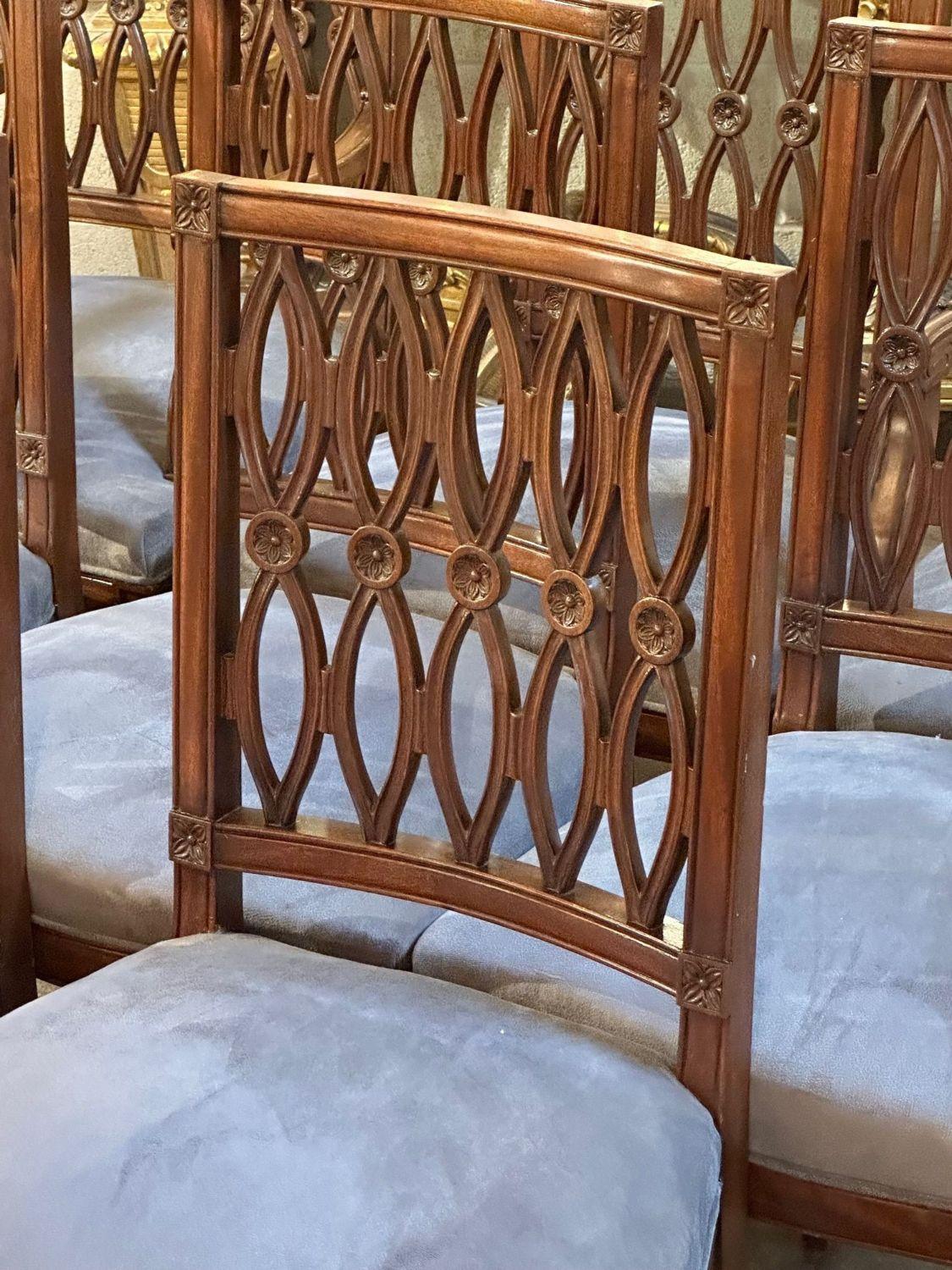 Milieu du XXe siècle Ensemble de 8 chaises à manger en acajou anglaises
