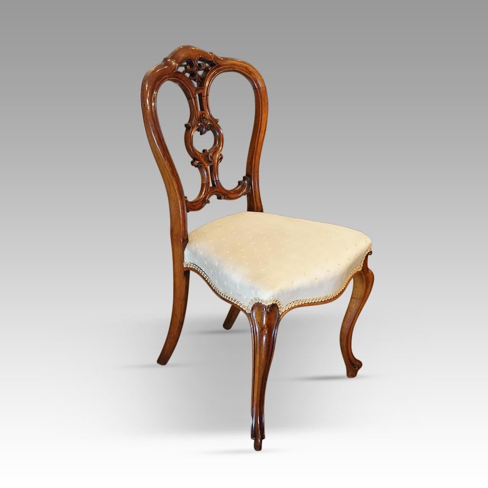Set of 8 Victorian walnut dining chairs
This set of 8 Victorian walnut dining chairs were made circa 1870.
The chairs have a shaped top-rail with the central splat that has fine pieced carving as well as delicate leaf carving to the circular feature