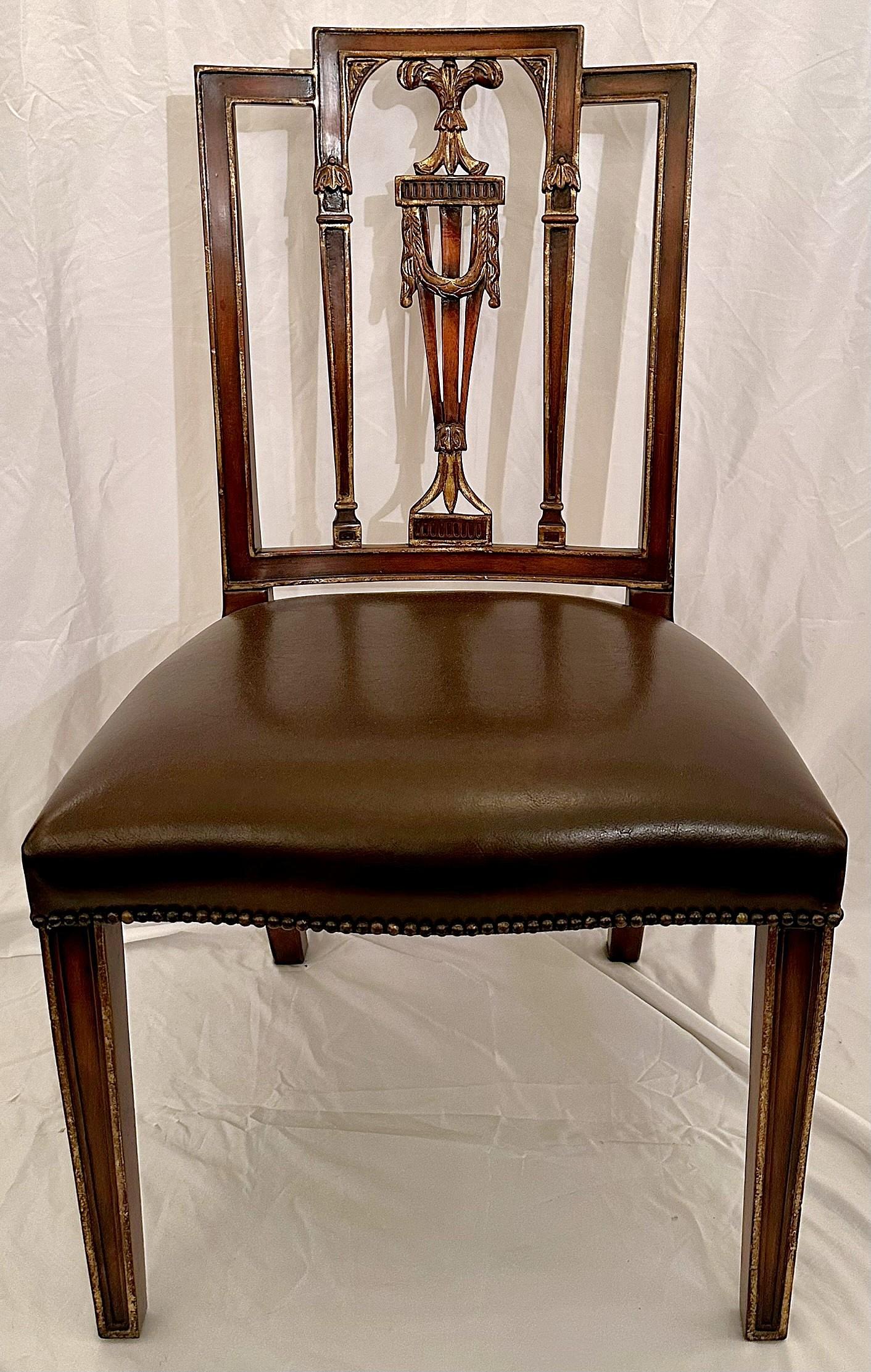 Set di 8 sedie da pranzo in mogano inglese Hepplewhite Design, CIRCA 1950-1960.