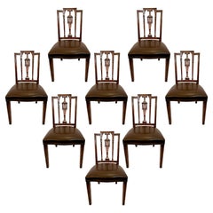 Set di 8 sedie da pranzo di proprietà in mogano inglese Hepplewhite Design, anni '50 circa.