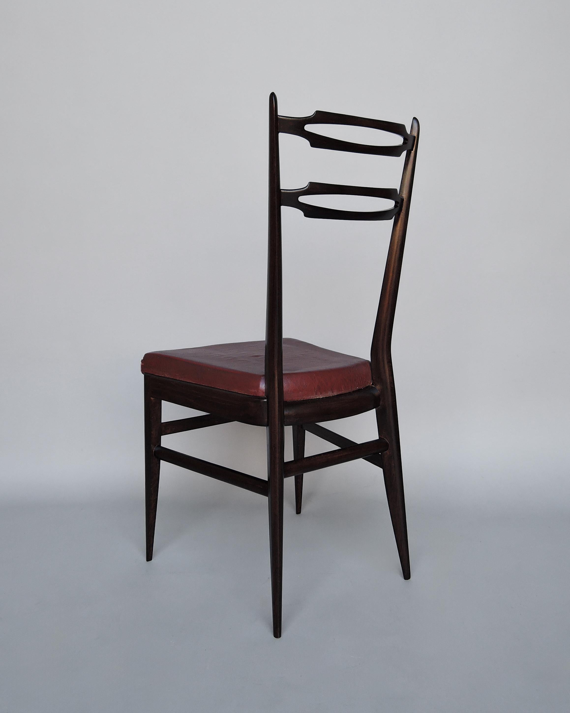 Ensemble de 8 chaises de salle à manger françaises des années 1950 par Maurice Flachet Bon état - En vente à Long Island City, NY