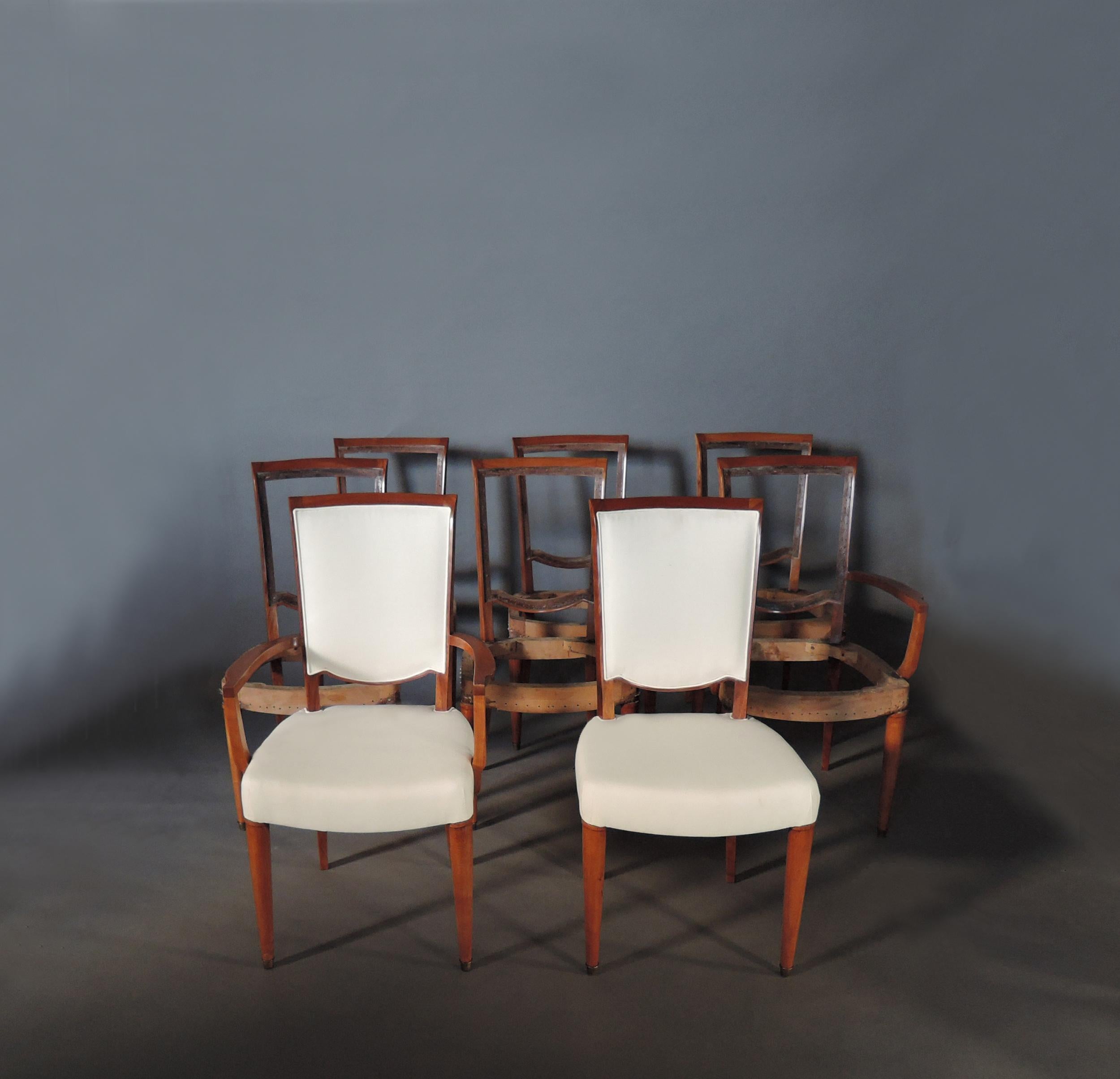 Jules Leleu (1883-1961) - A set of 8 fine French Art Deco mahogany dining chairs (6 side and 2 arm). Documented


Armchair dimensions:
H 35 5/8