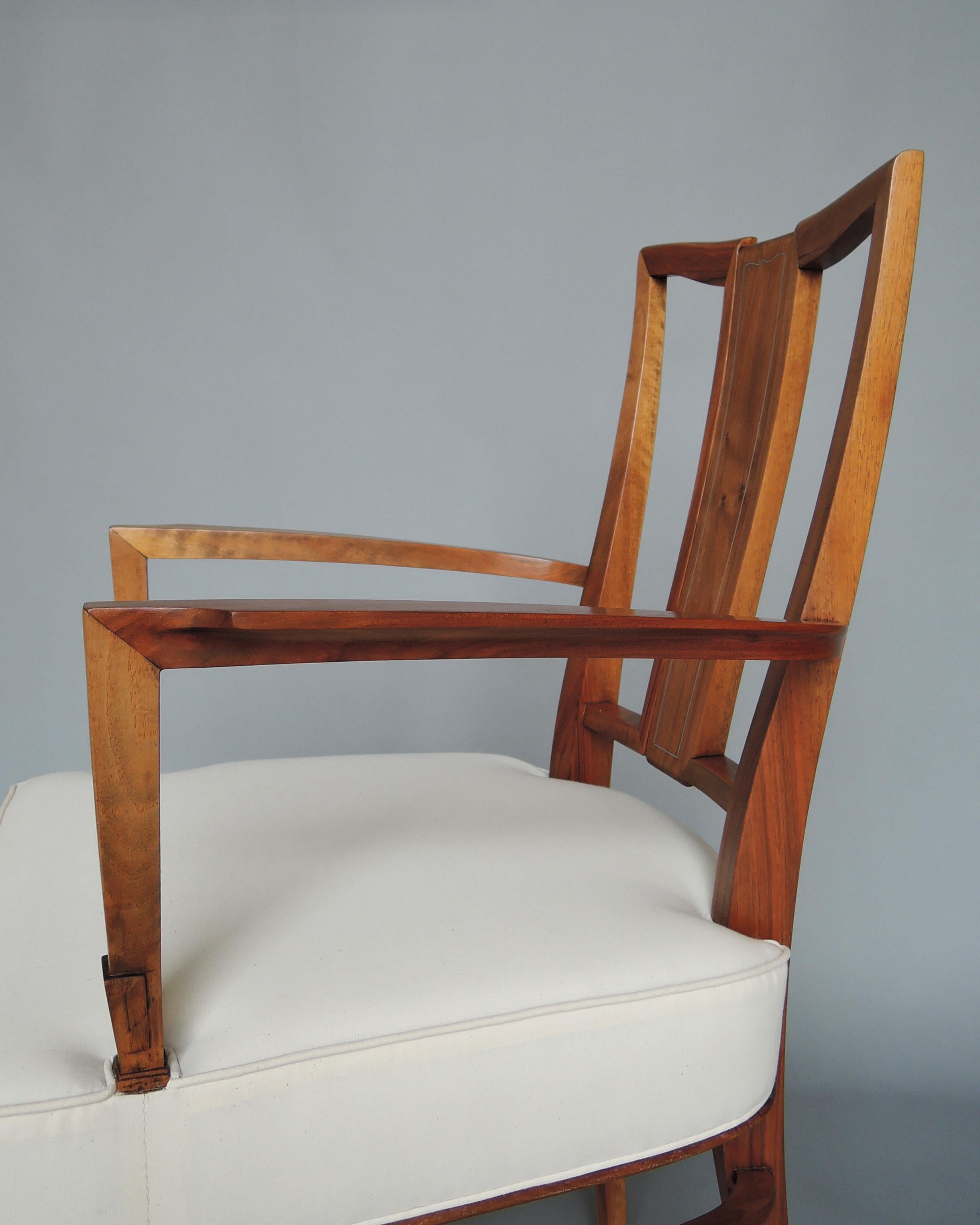 8 Stühle aus Nussbaumholz von Dominique im französischen Art Déco-Stil (6 Seiten- und 2 Armlehnenstühle) im Angebot 5