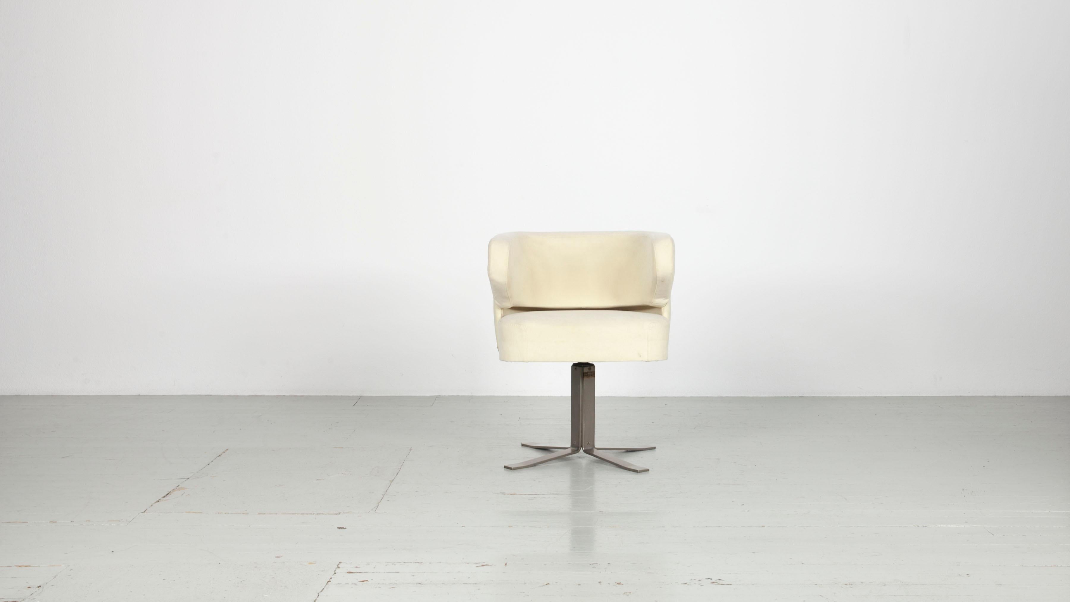 Satz von 8 drehbaren Formanova-Stühlen „Ponney“, entworfen von Gianni Moscatelli, Italien (Moderne der Mitte des Jahrhunderts) im Angebot