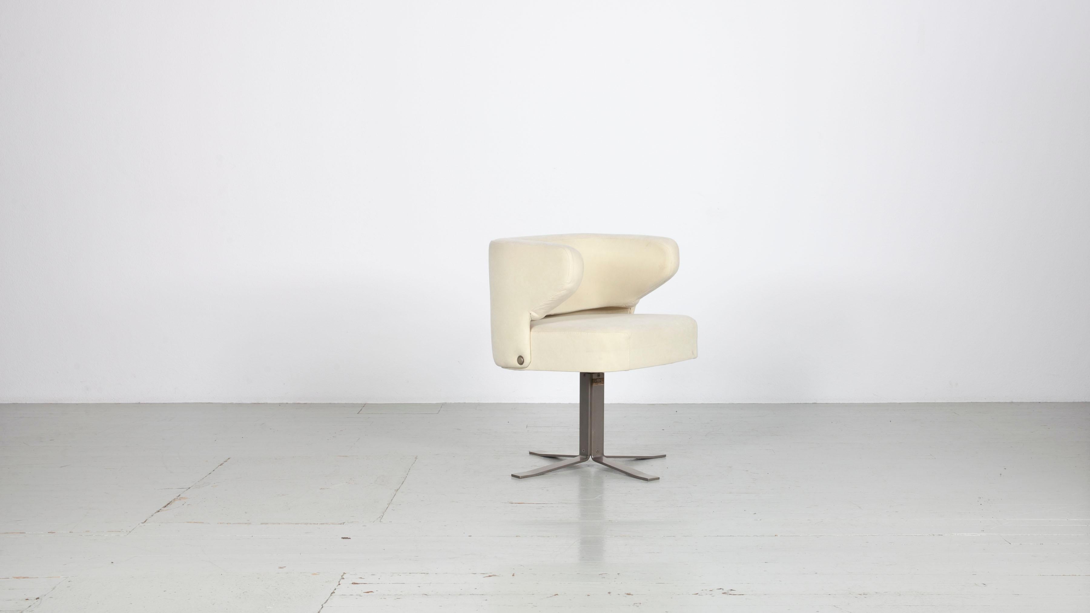 Satz von 8 drehbaren Formanova-Stühlen „Ponney“, entworfen von Gianni Moscatelli, Italien (Italienisch) im Angebot