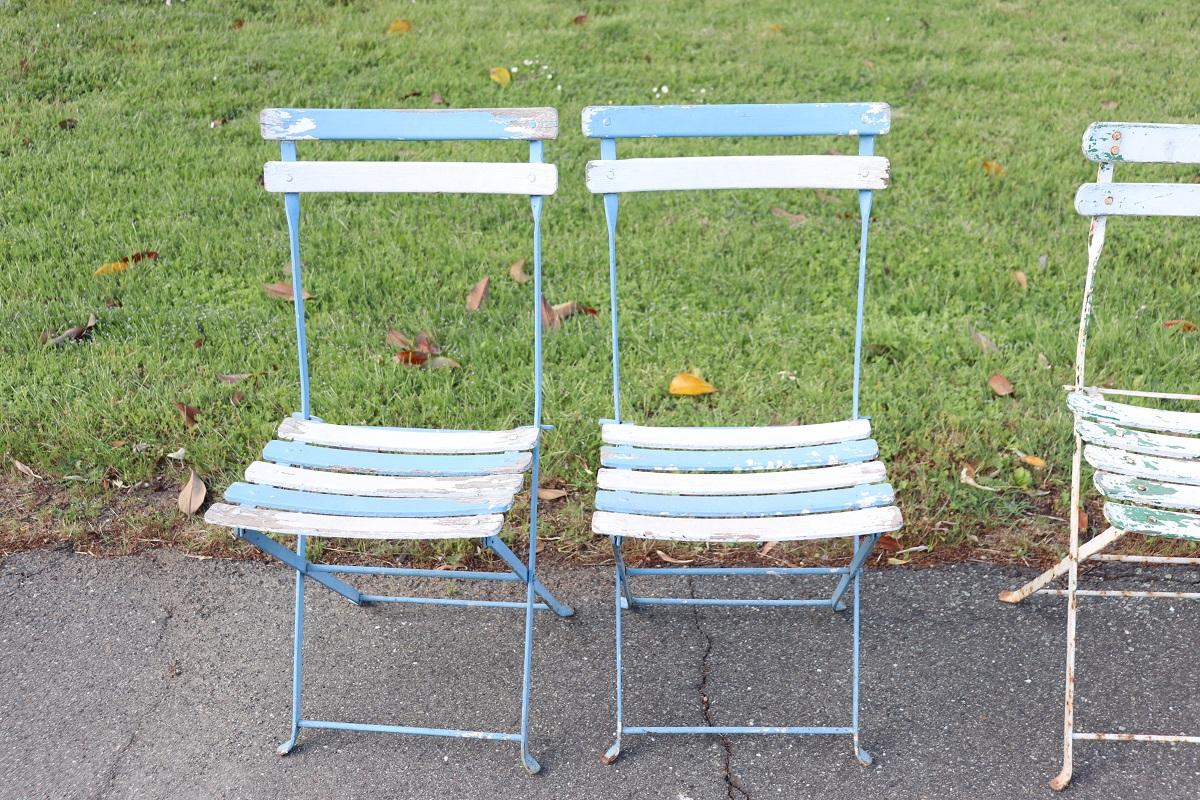 Set of 8 French Bistro Garden Folding Chairs in Iron and Wood Slats For Sale 1