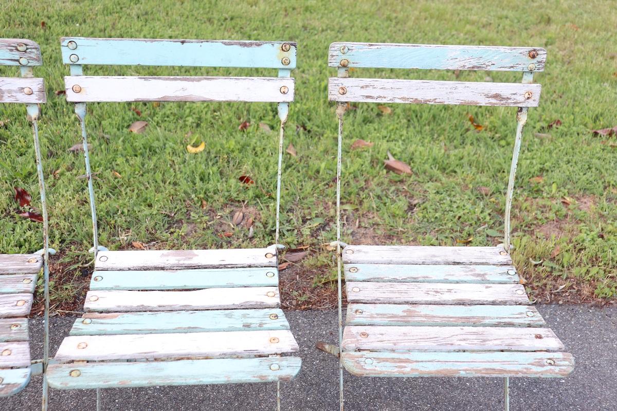 Set of 8 French Bistro Garden Folding Chairs in Iron and Wood Slats For Sale 4
