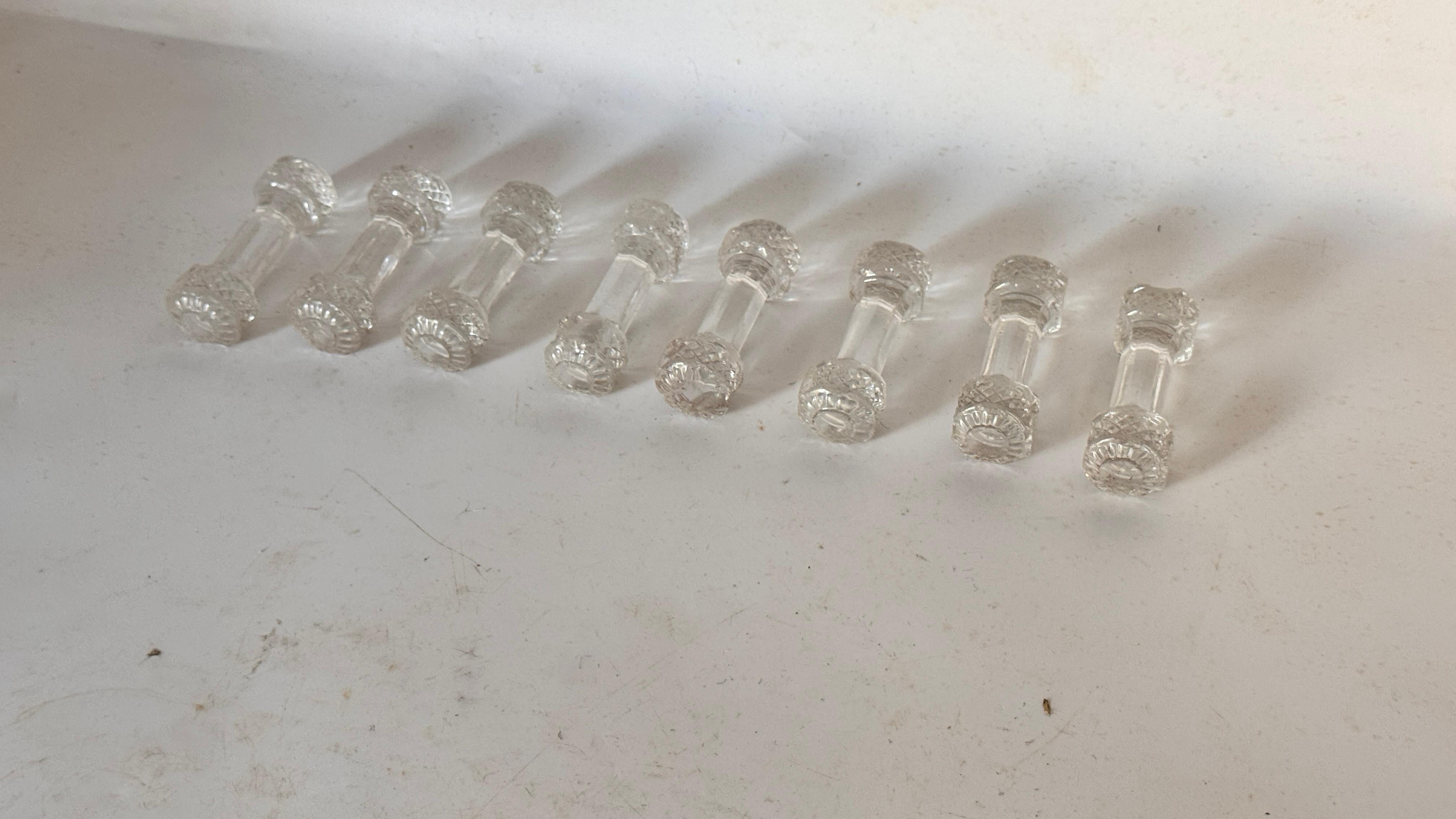 Fin du 20e siècle Ensemble de 8 porte-couteaux en cristal - Accessoires de table élégants des années 1970 en vente