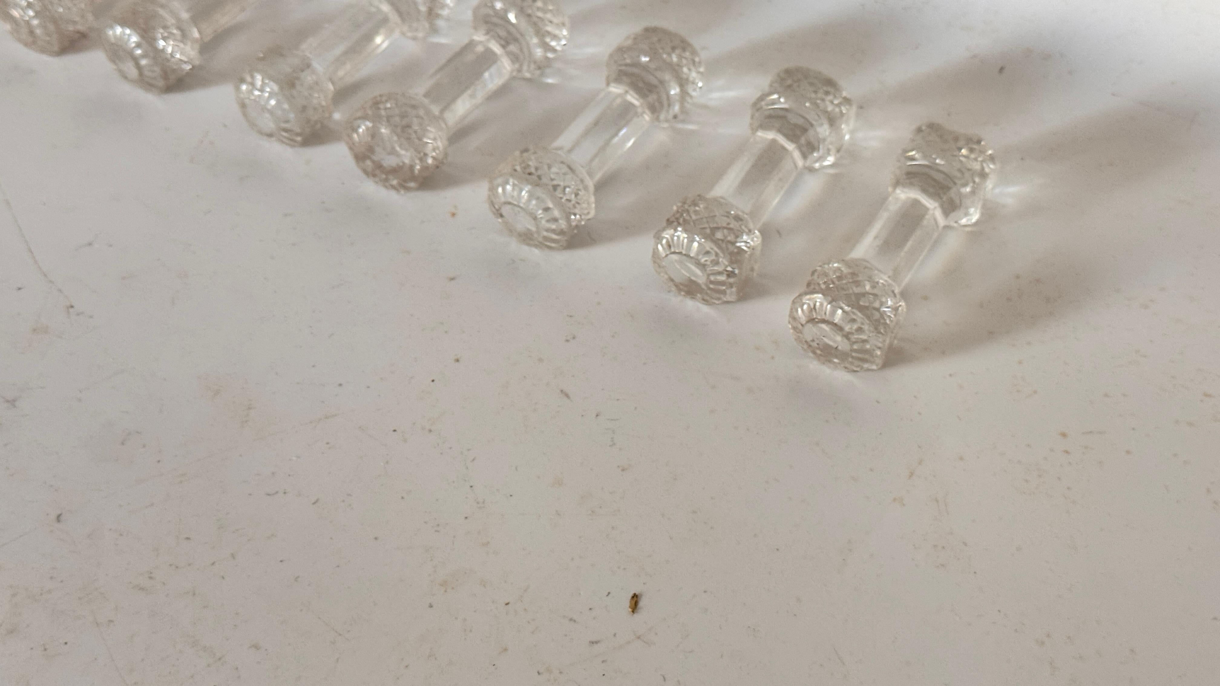 Cristal Ensemble de 8 porte-couteaux en cristal - Accessoires de table élégants des années 1970 en vente