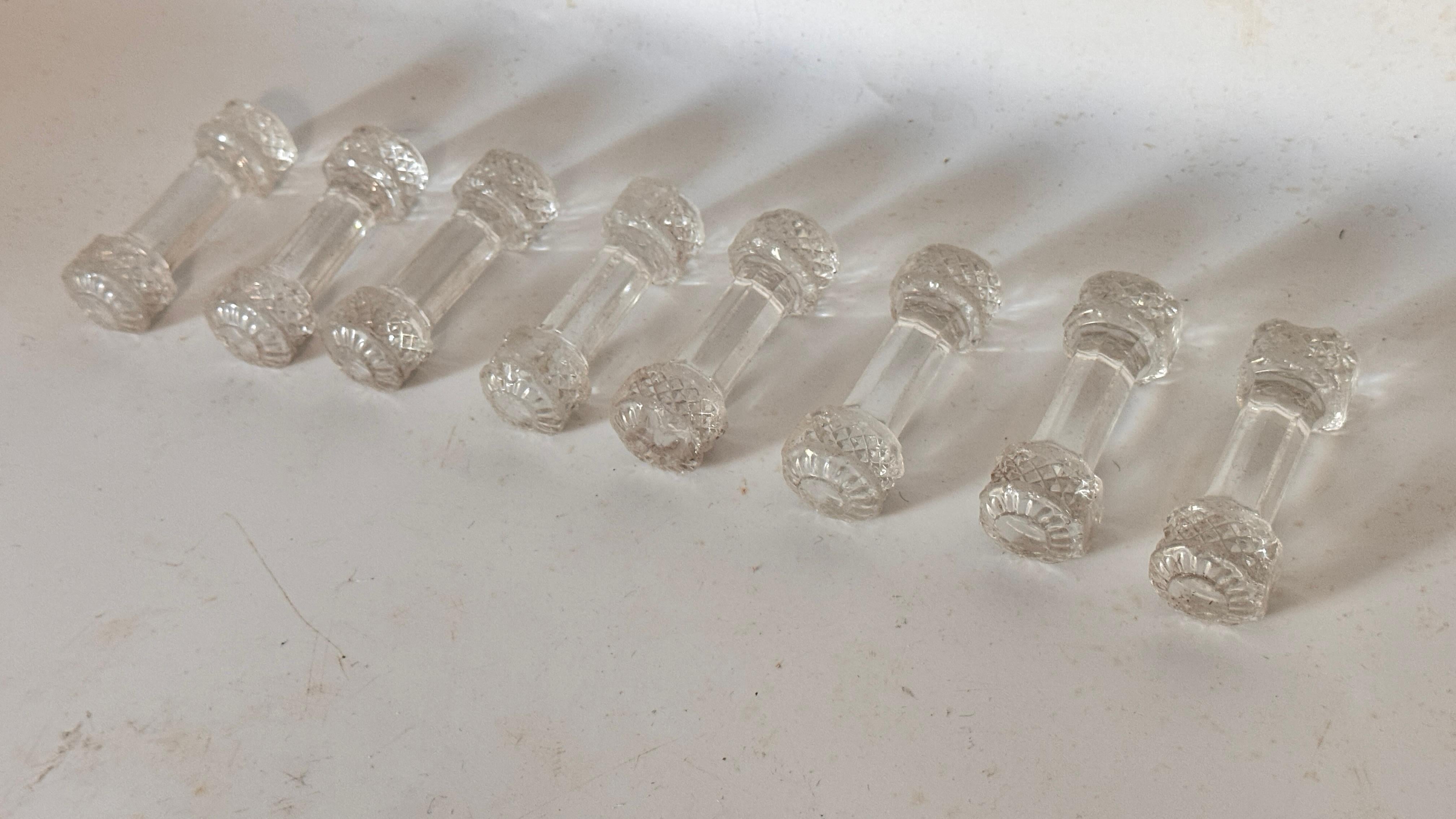 Ensemble de 8 porte-couteaux en cristal - Accessoires de table élégants des années 1970 en vente 2
