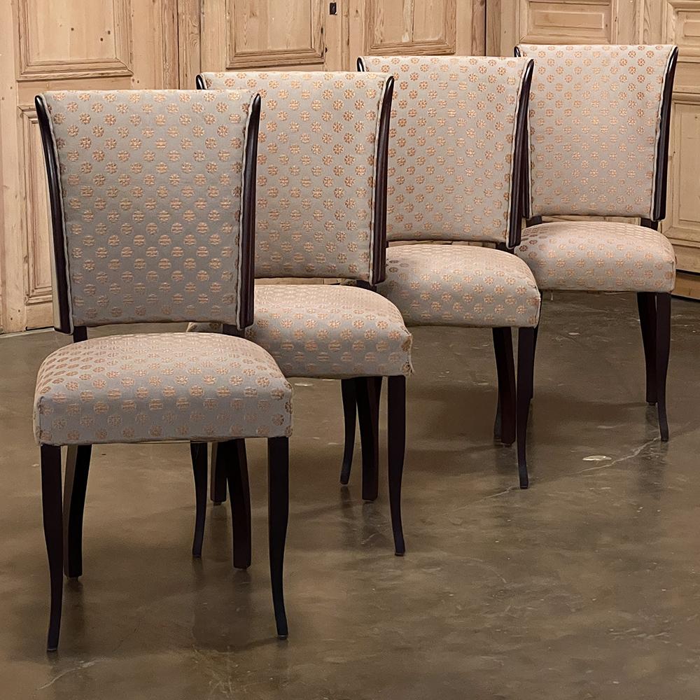 Satz von 8 französischen Mahagoni-Esszimmerstühlen im Directoire-Stil aus der Mitte des Jahrhunderts im Zustand „Gut“ im Angebot in Dallas, TX