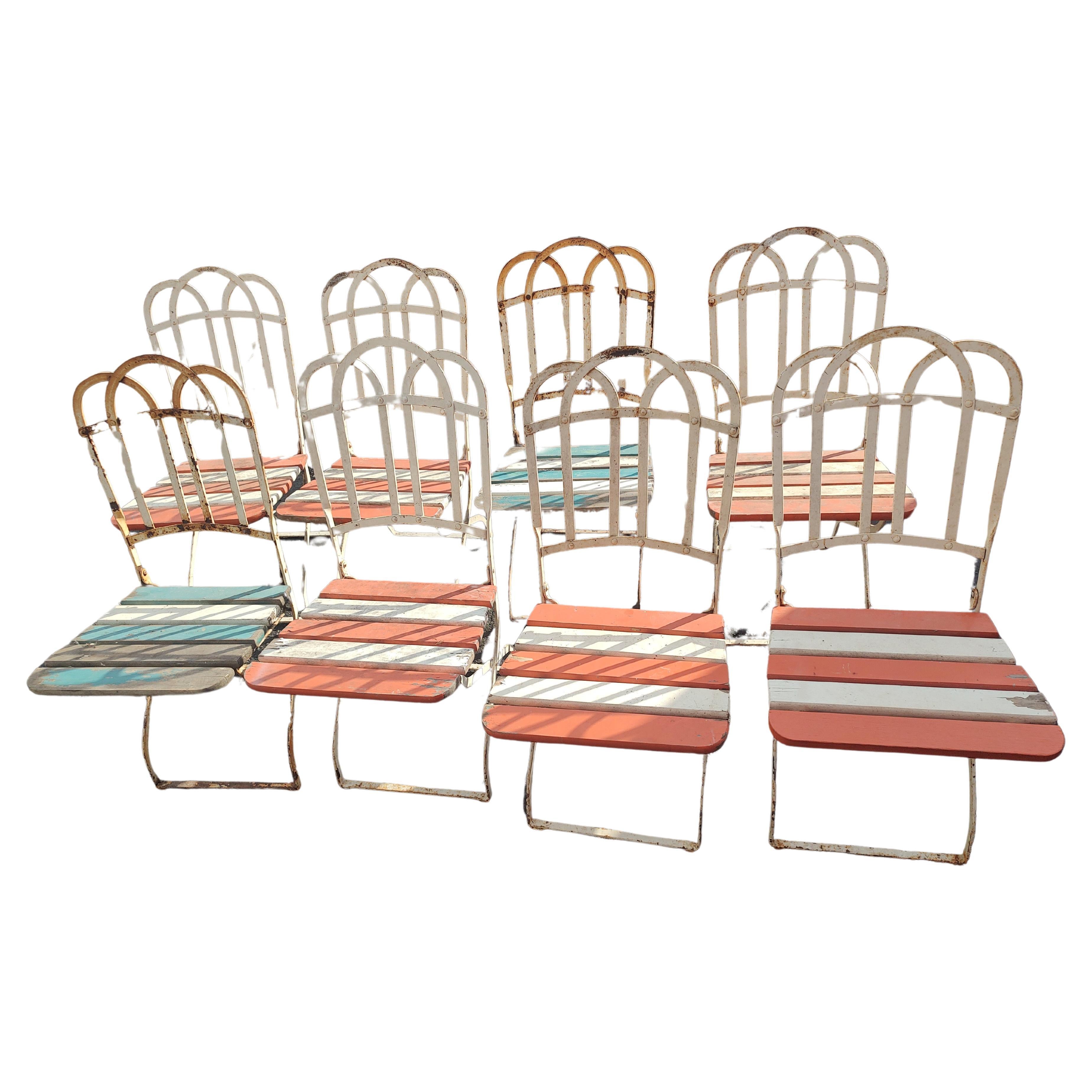 Art déco Ensemble de 8 chaises de salle à manger françaises pliées en fer avec lattes en bois de jardin C1920 en vente