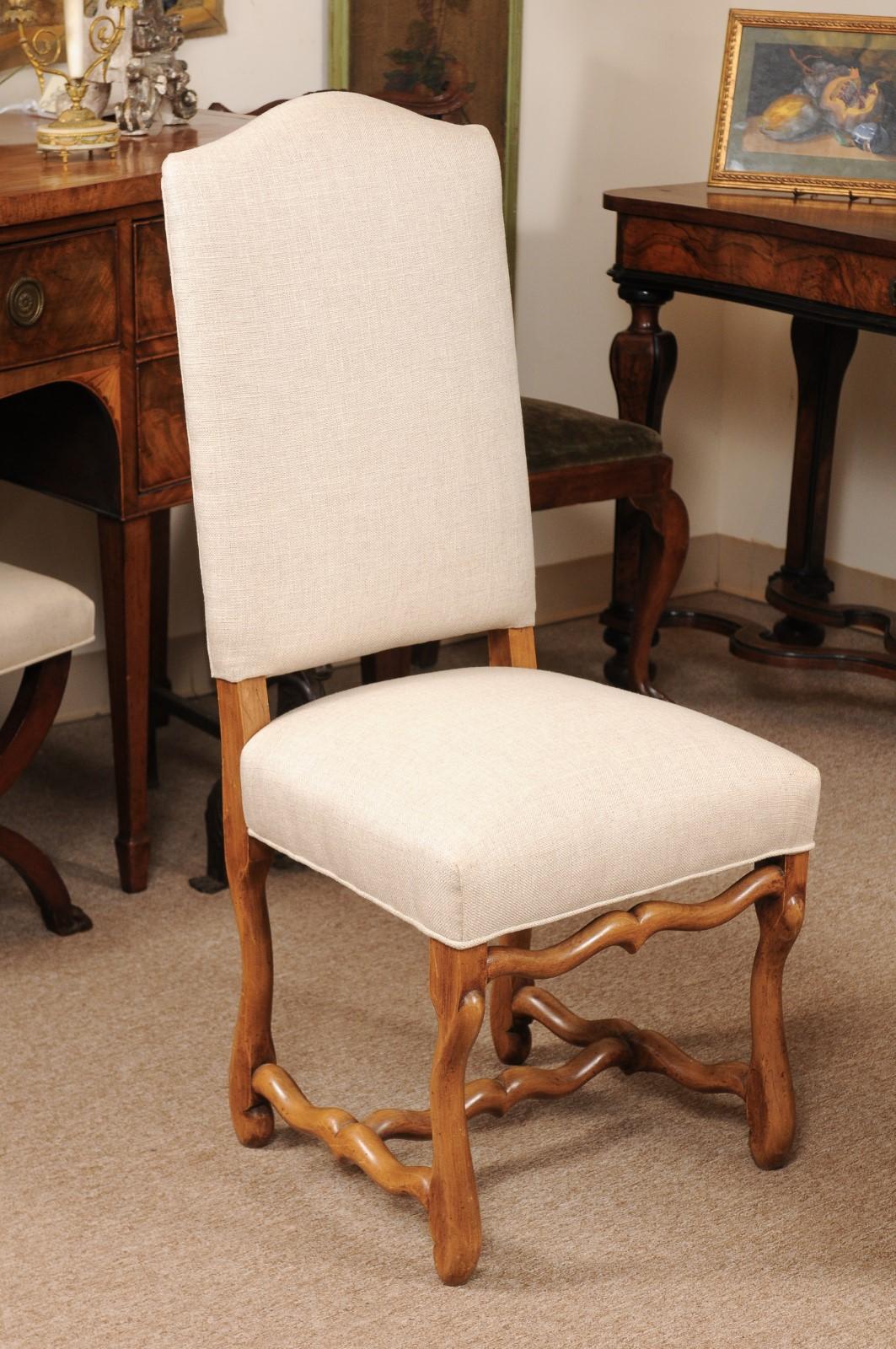 Set of 8 French Louis XIV Style Mutton Bone Dining Chairs in Beech, circa 1950 In Good Condition In Atlanta, GA