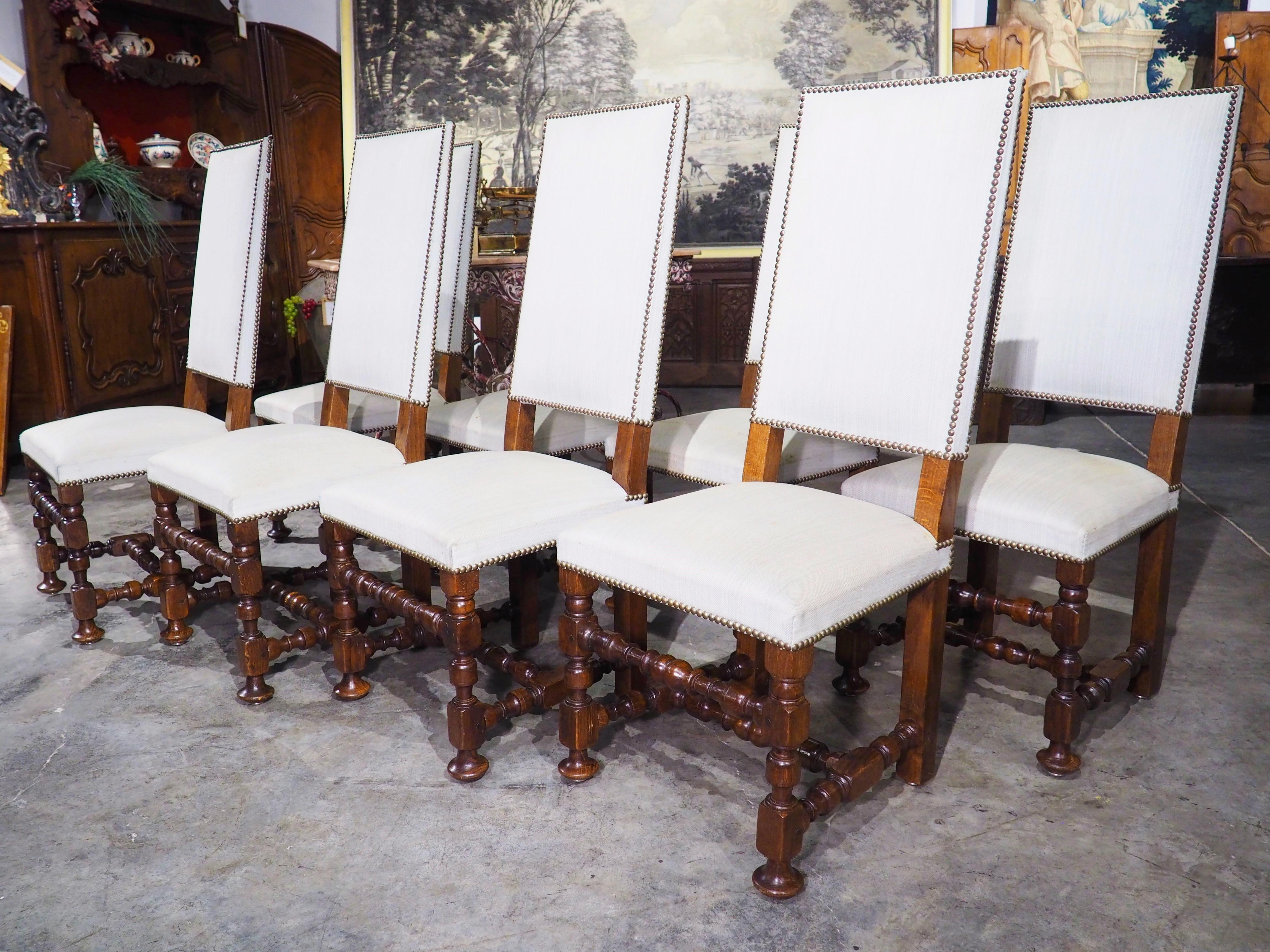 Set of 8 French Louis XIV Style Oak Dining Chairs, circa 1920 In Good Condition In Dallas, TX