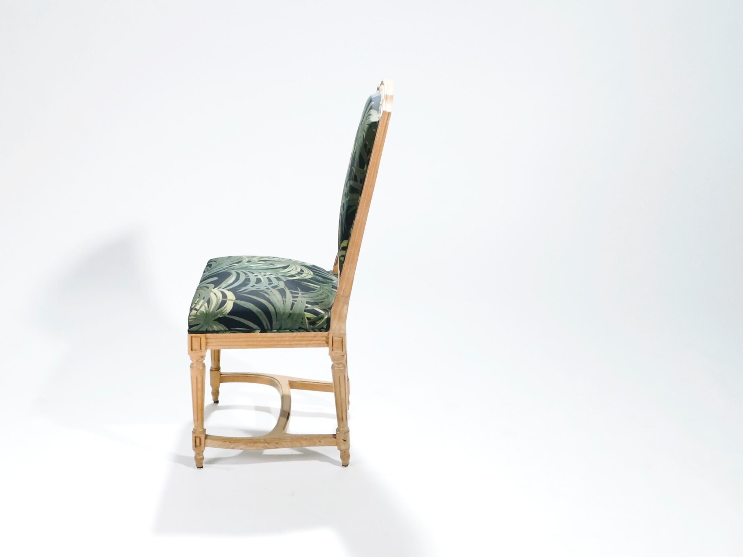 Tissu Ensemble de 8 chaises françaises de style Louis XV par Maison Romeo:: 1950s en vente