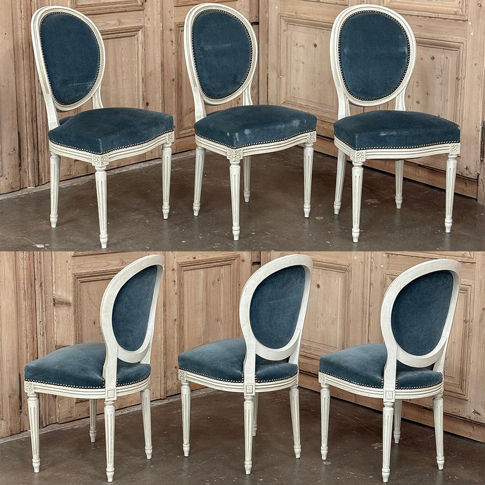 Ensemble de 8 chaises de salle à manger peintes de style Louis XVI et 2 fauteuils en vente 1