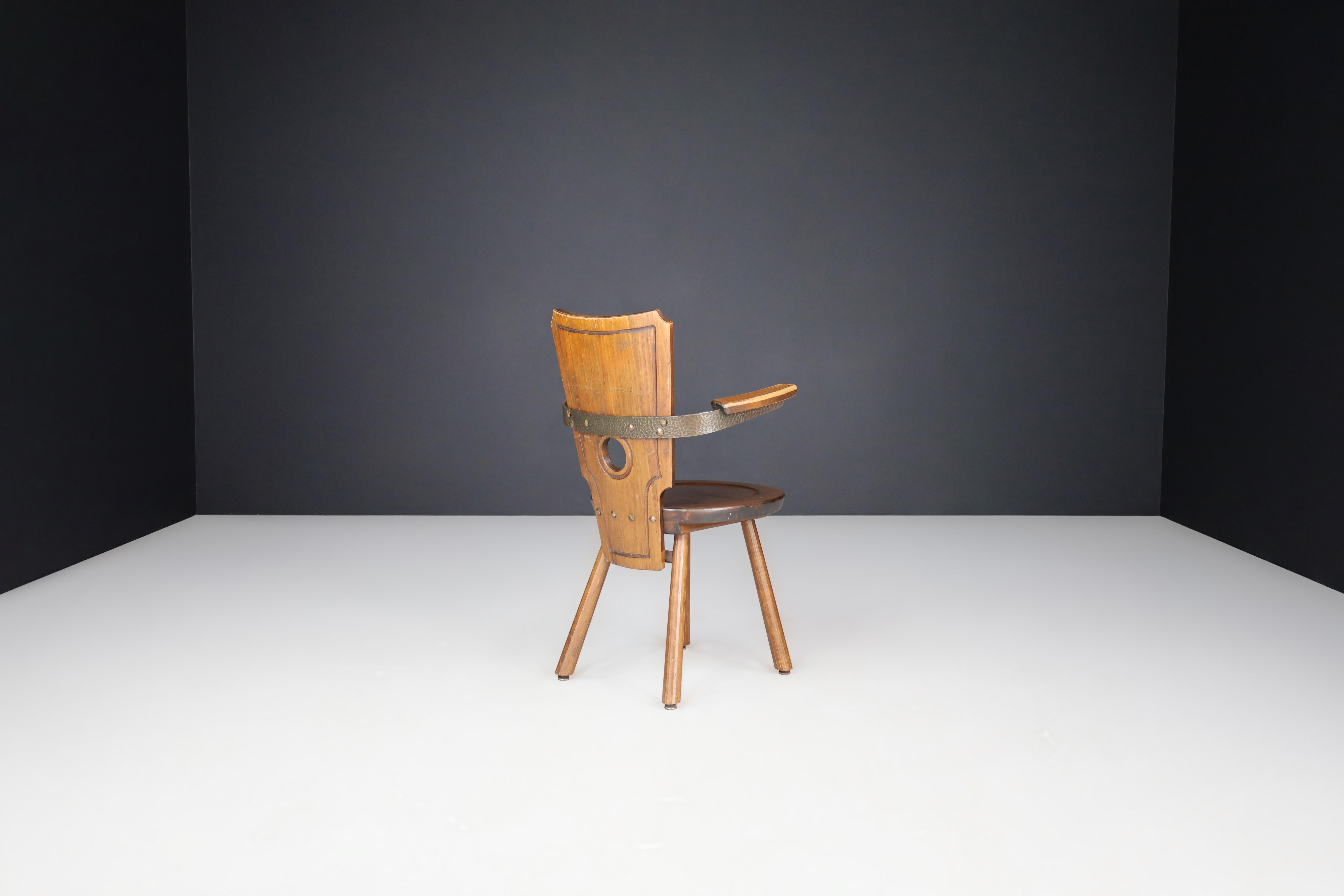 Set of 8 French Modernist Dining Chairs in Stained Oak and Brass, 1960s For Sale 5