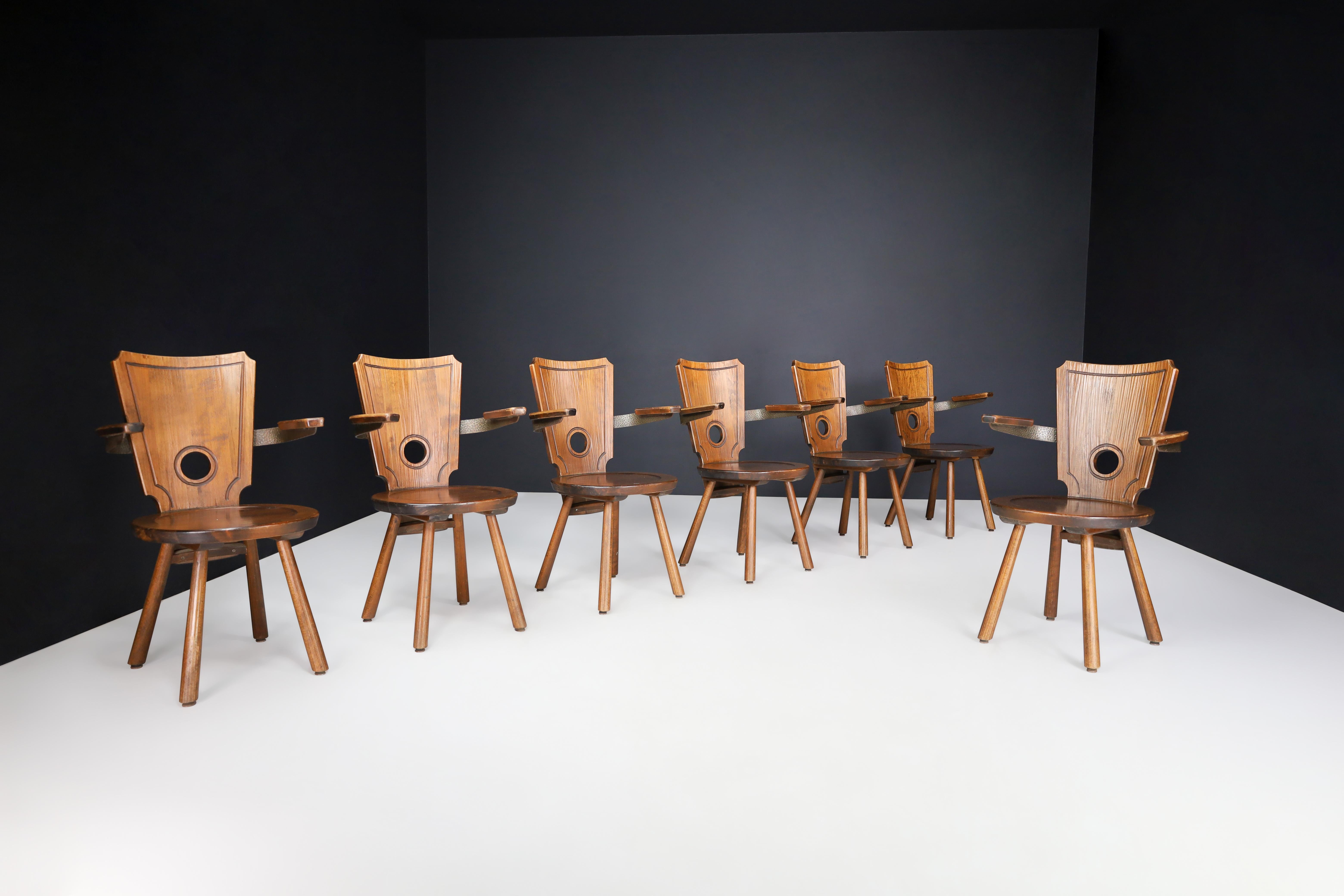 20th Century Set of 8 French Modernist Dining Chairs in Stained Oak and Brass, 1960s For Sale