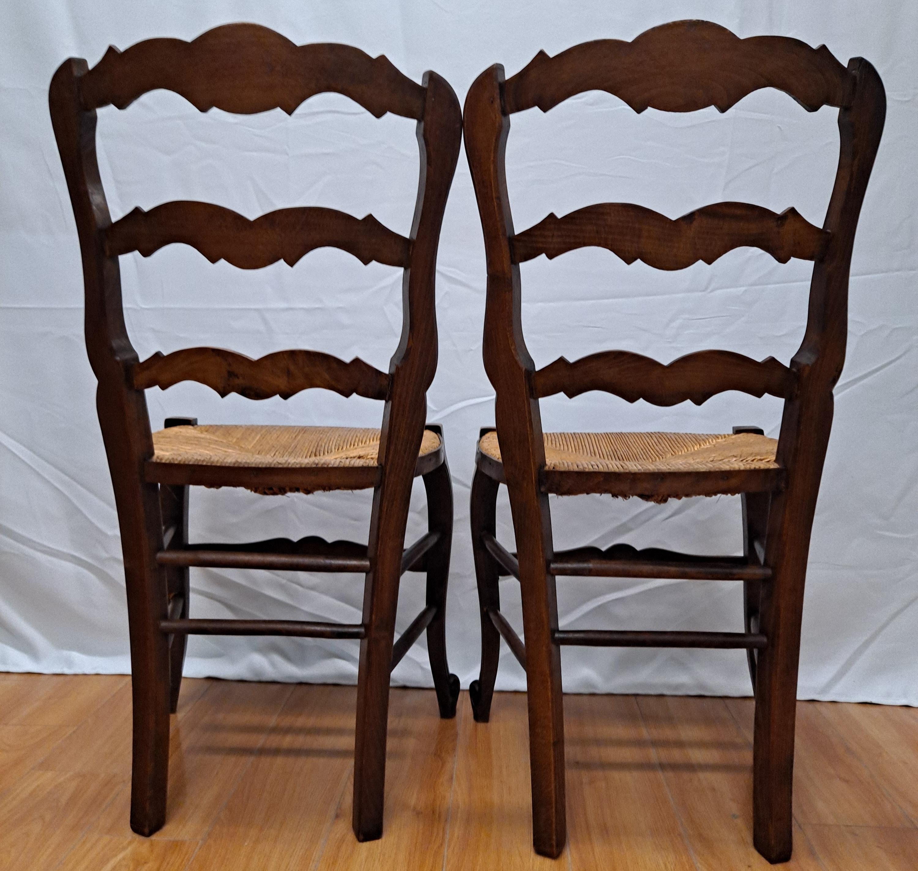 Set of 8 French Provincial Dining Chairs In Good Condition In San Francisco, CA