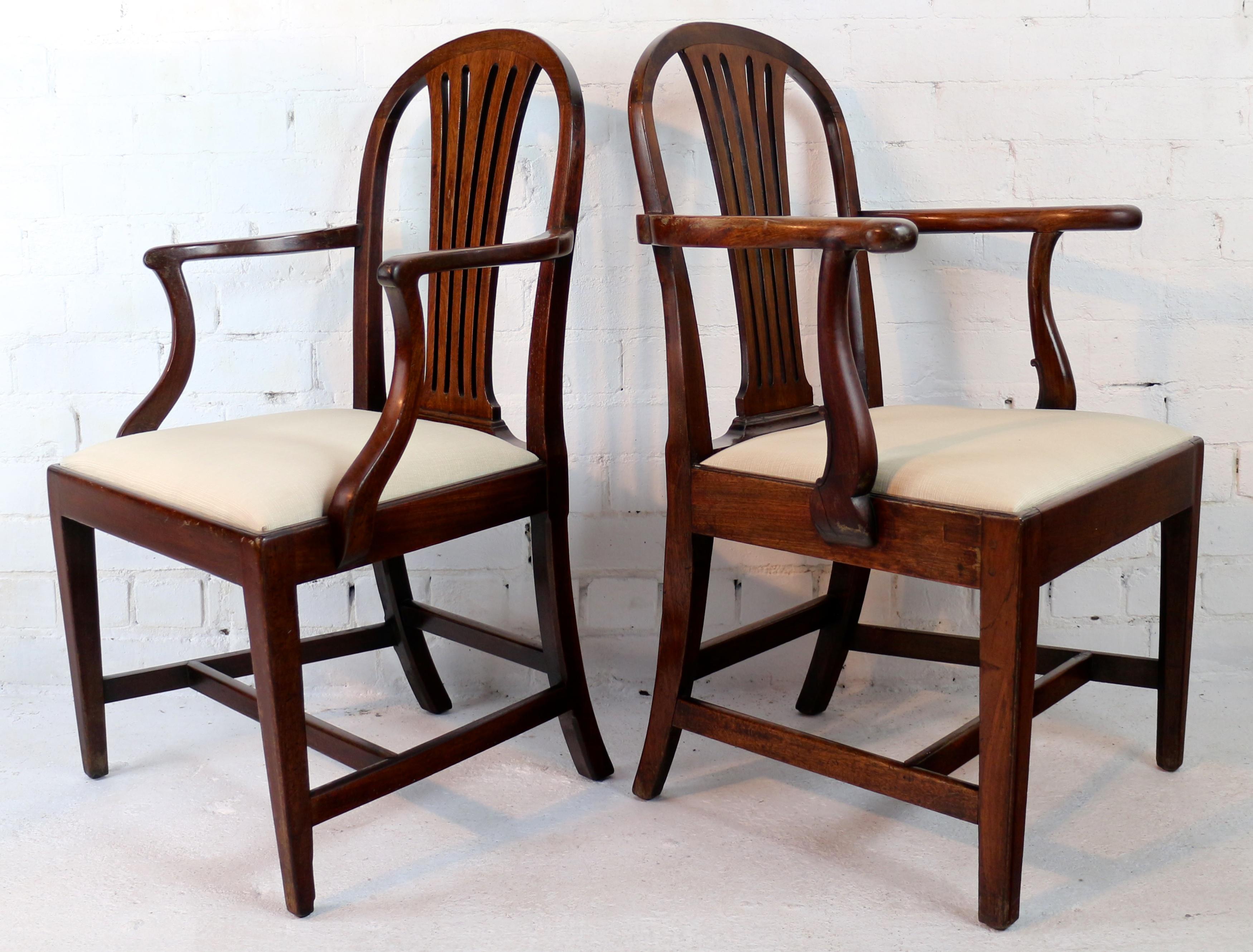 Set of 8 George III Gillows Mahogany Fan Back Dining Chairs 4