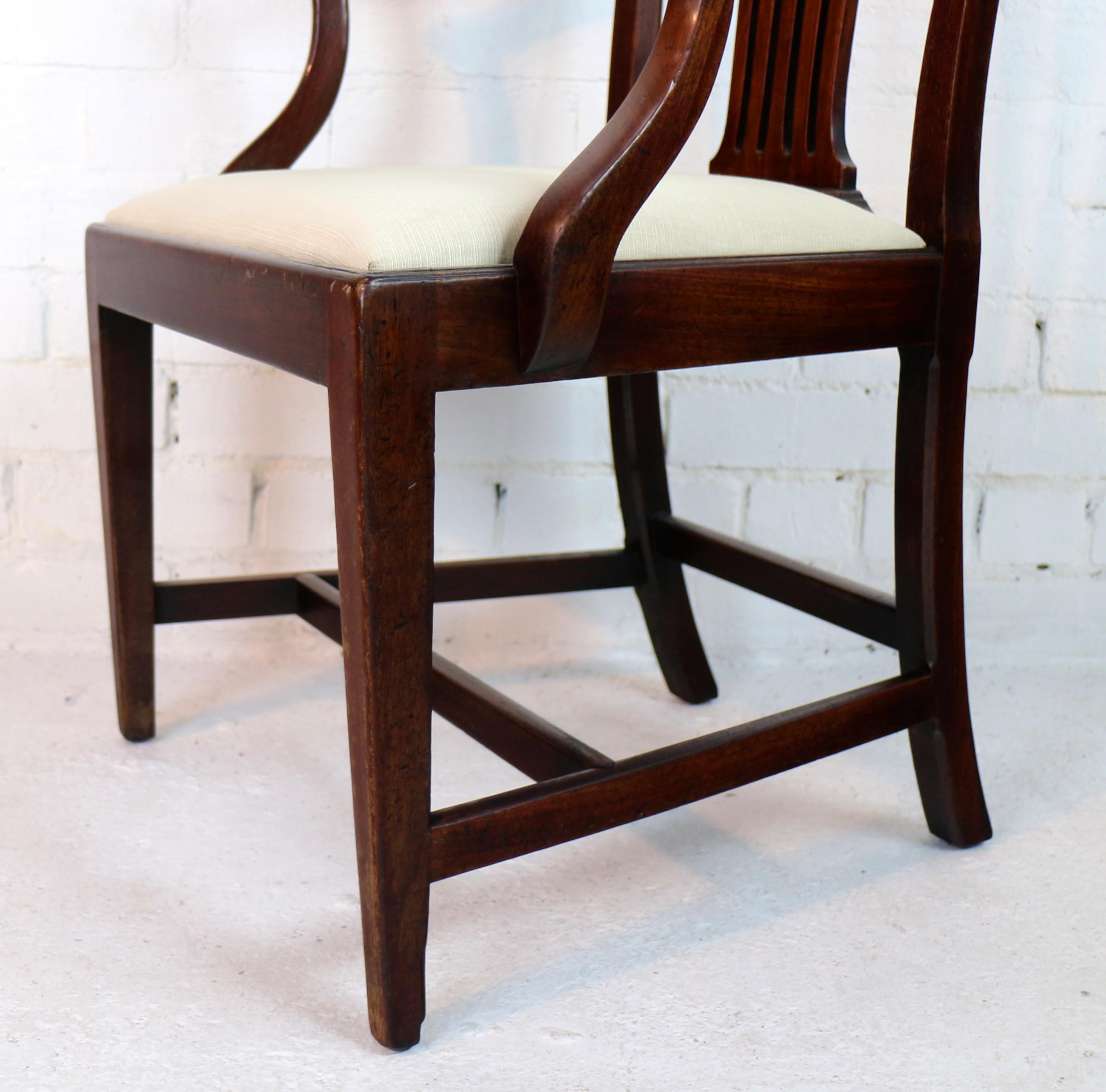 Set of 8 George III Gillows Mahogany Fan Back Dining Chairs 10