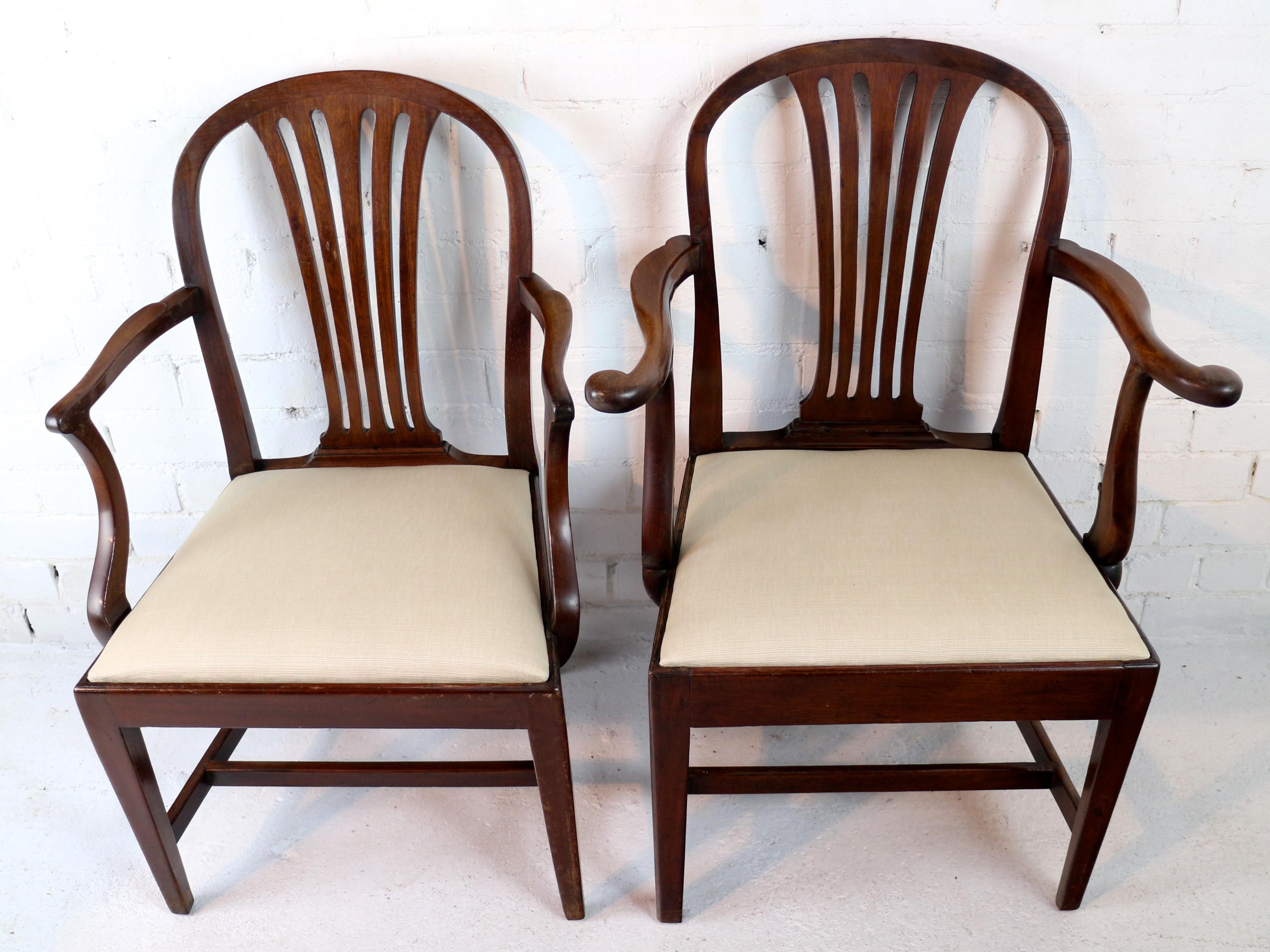 Set of 8 George III Gillows Mahogany Fan Back Dining Chairs 3