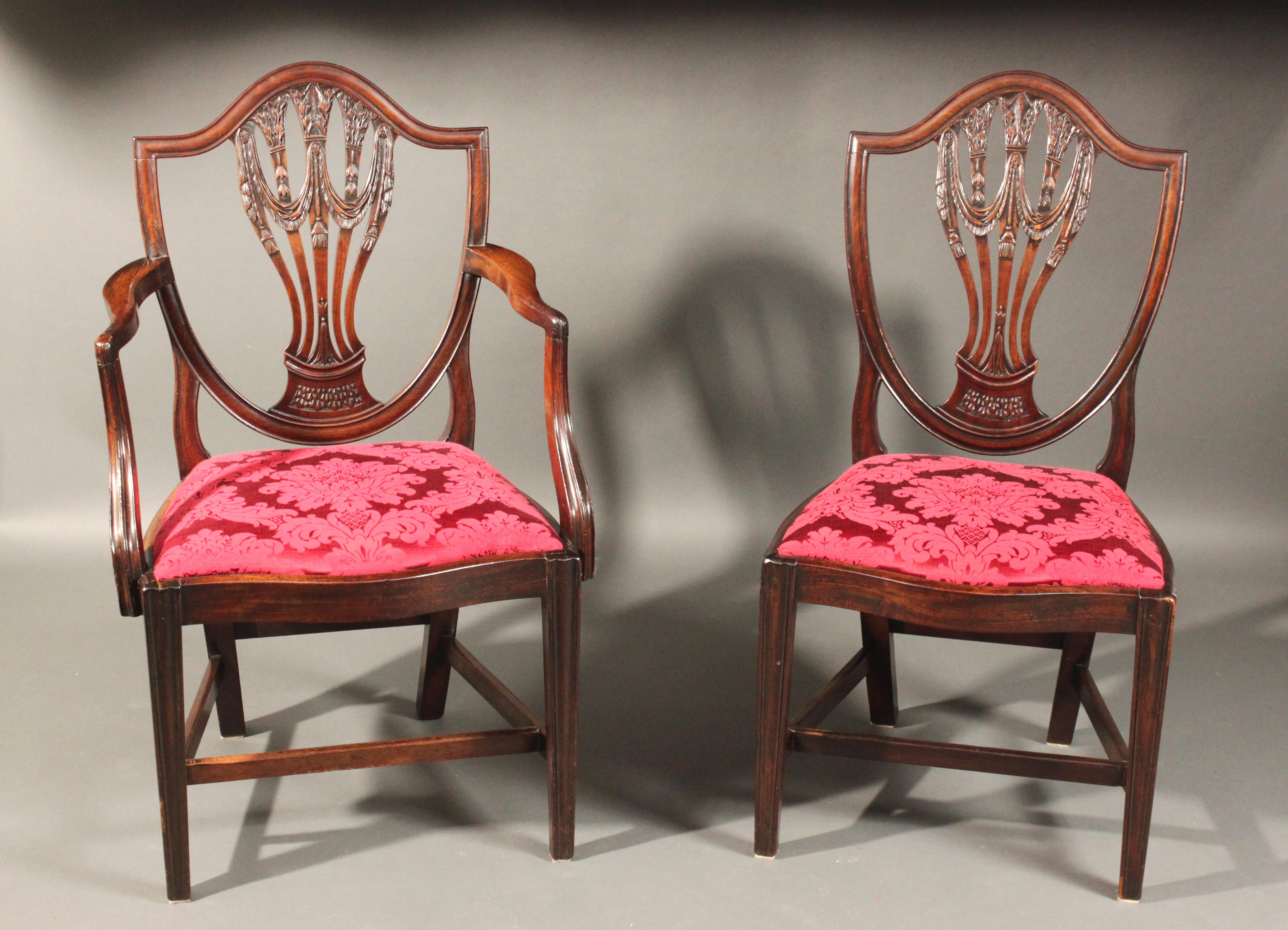 English Set of 8 George III Hepplewhite Dining Chairs