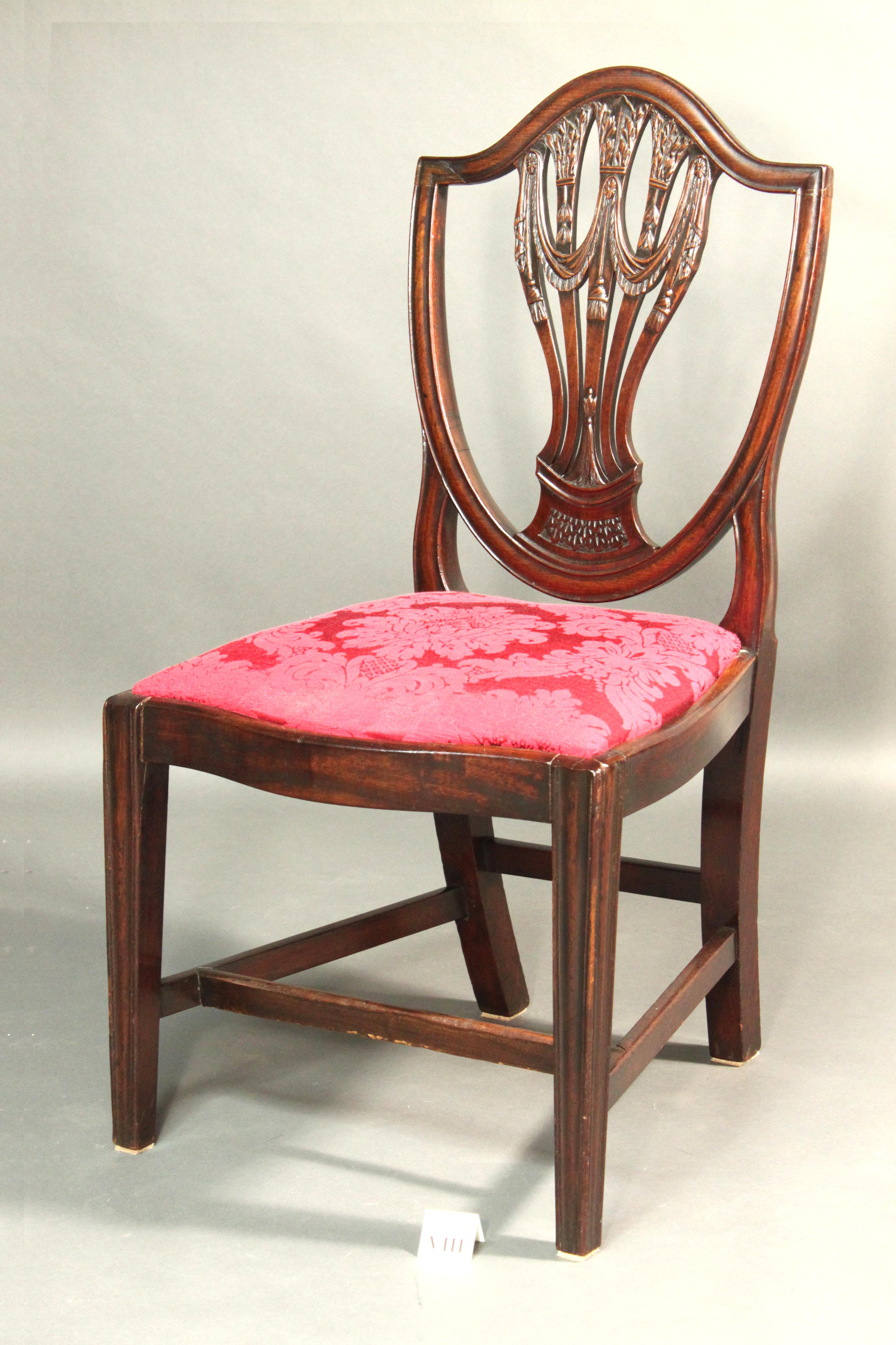 Late 18th Century Set of 8 George III Hepplewhite Dining Chairs