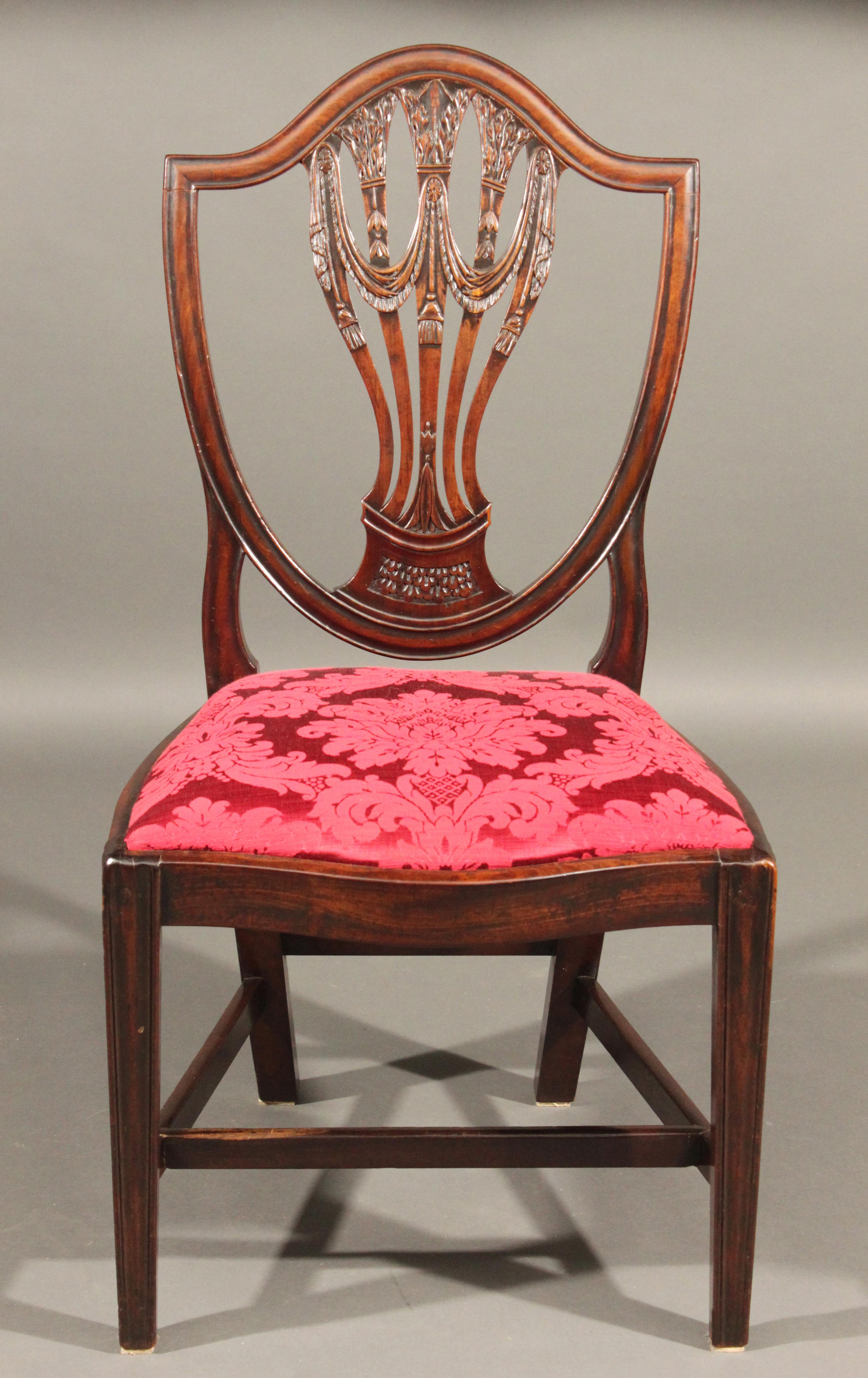 Mahogany Set of 8 George III Hepplewhite Dining Chairs