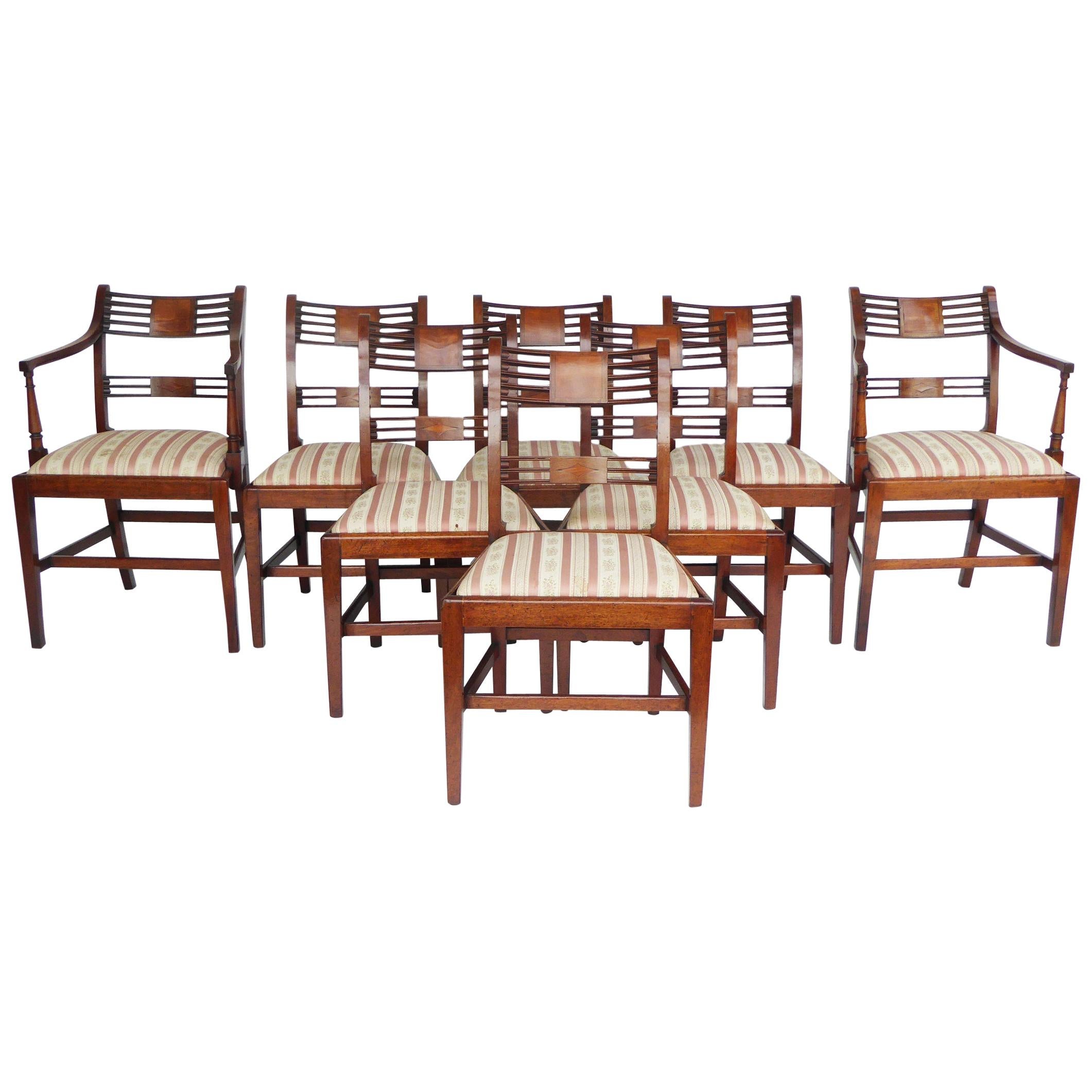 Ensemble de 8 chaises de salle à manger en acajou George III en vente