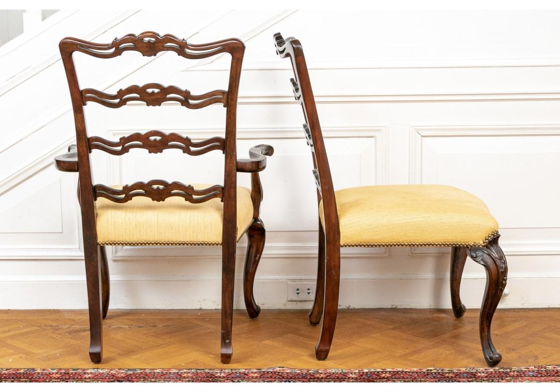 Ensemble de 8 chaises de salle à manger géorgiennes en acajou comprenant 2 fauteuils et 6 côtés en vente 3