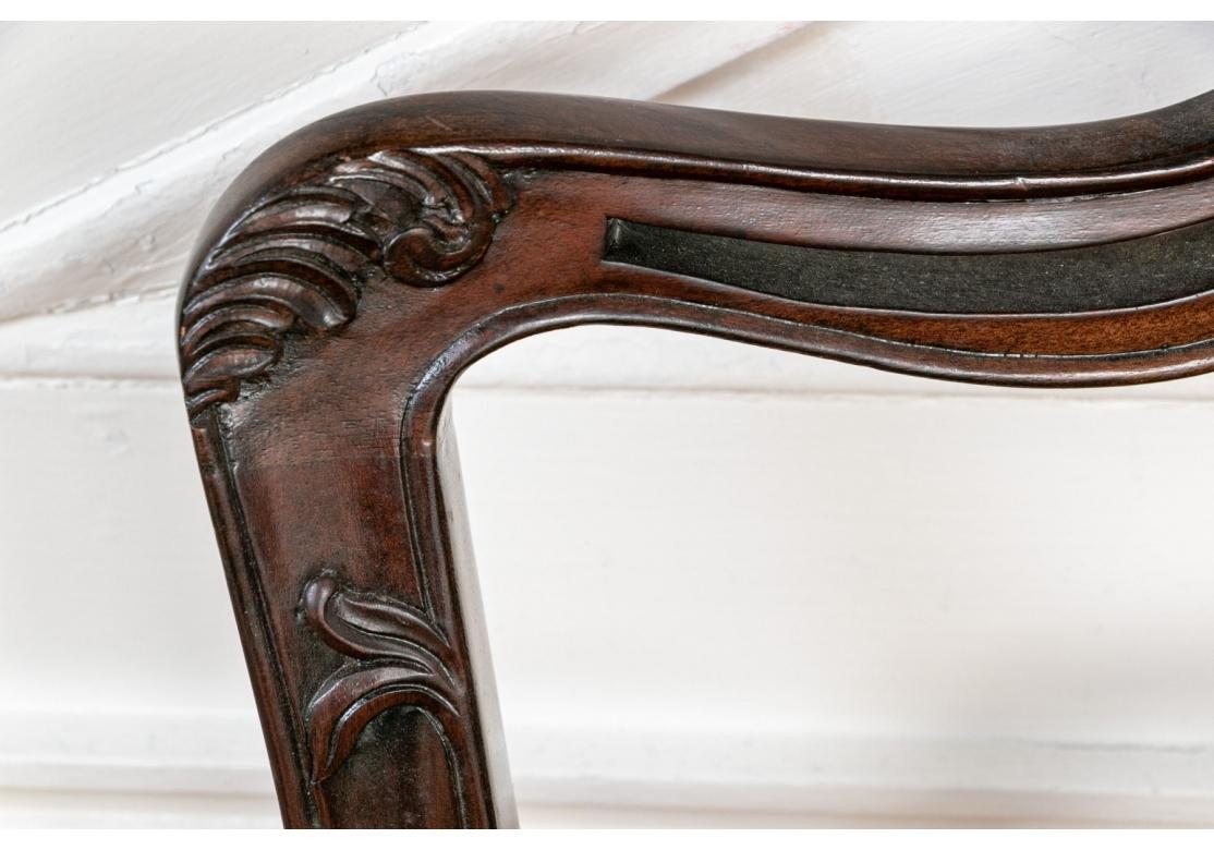 Ensemble de 8 chaises de salle à manger géorgiennes en acajou comprenant 2 fauteuils et 6 côtés en vente 6