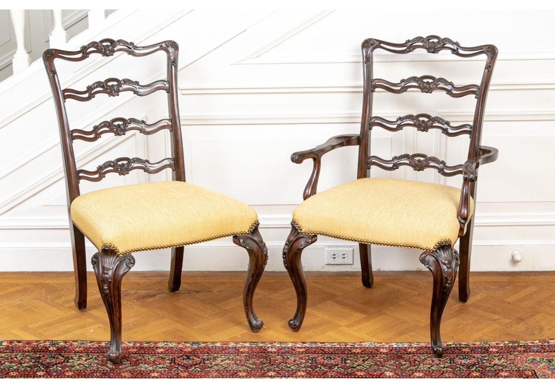 Ensemble de 8 chaises de salle à manger géorgiennes en acajou comprenant 2 fauteuils et 6 côtés État moyen - En vente à Bridgeport, CT