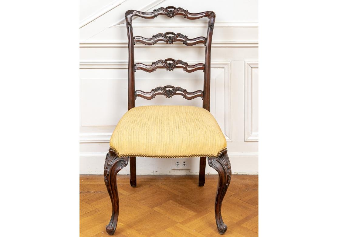 Ensemble de 8 chaises d'appoint de salle à manger géorgiennes en acajou État moyen - En vente à Bridgeport, CT