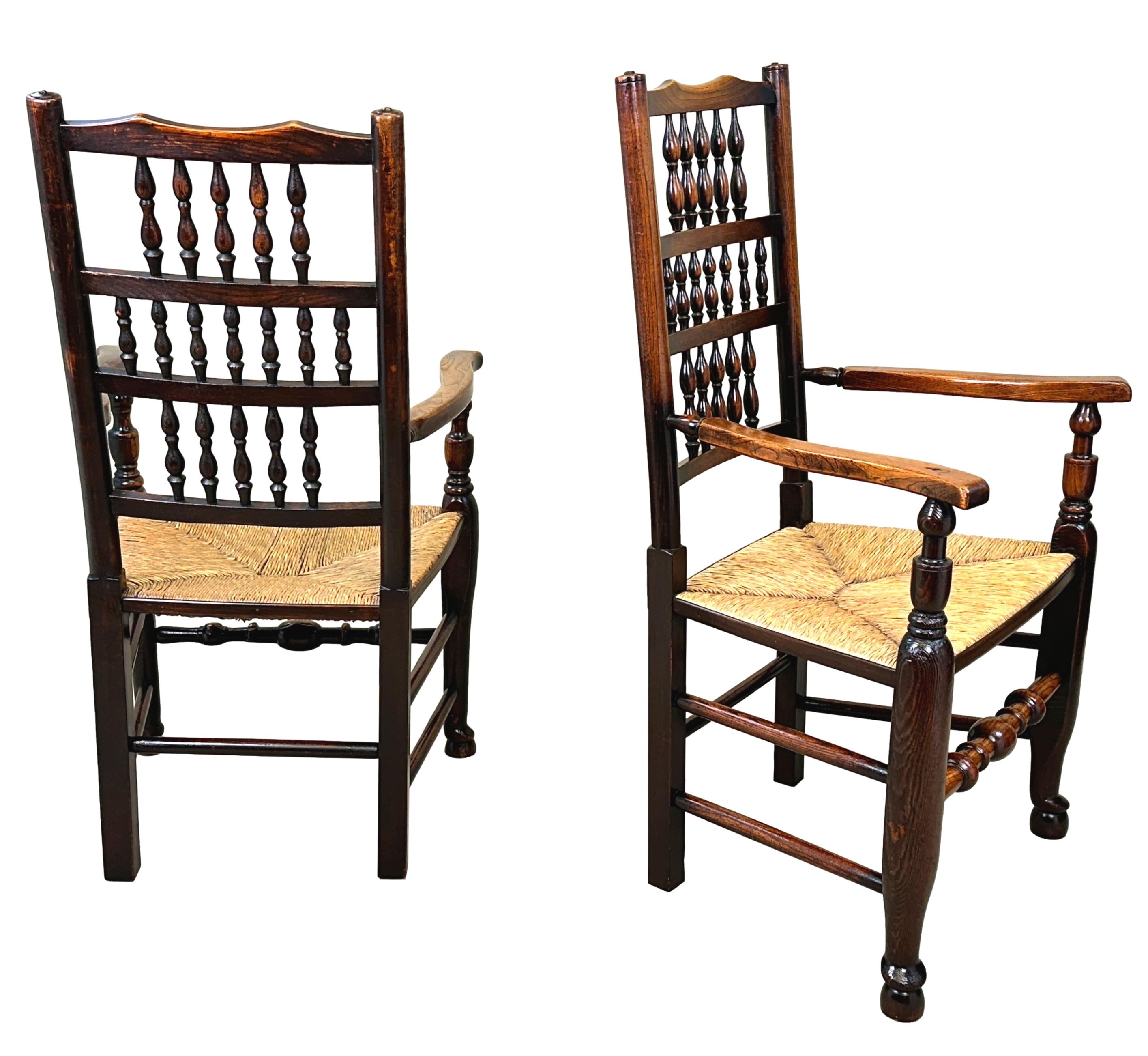Set Of 8 Georgian Spindleback Farmhouse Dining Chairs In Good Condition For Sale In Bedfordshire, GB