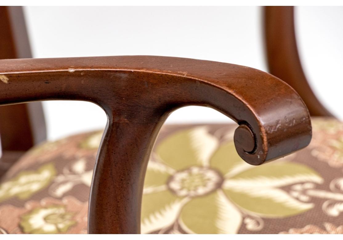 Ensemble de 8 chaises de salle à manger de style géorgien en tissu Clarence House en vente 12