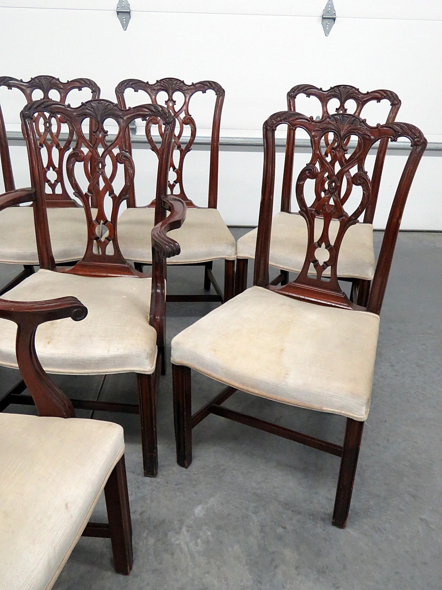 Set of 8 Georgian Style Dining Room Chairs In Good Condition In Swedesboro, NJ