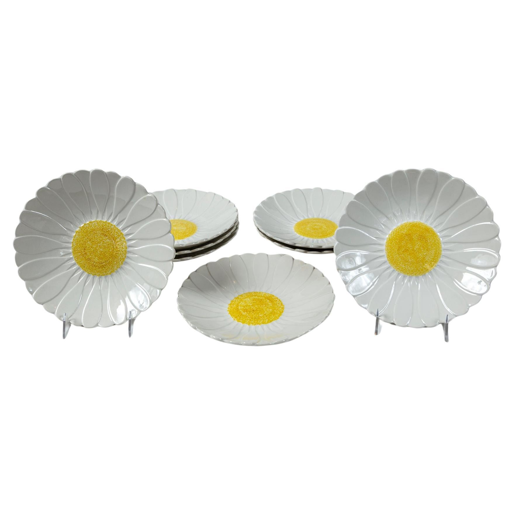 Ensemble de 8 assiettes à marguerite de Gien, France, vers 1950