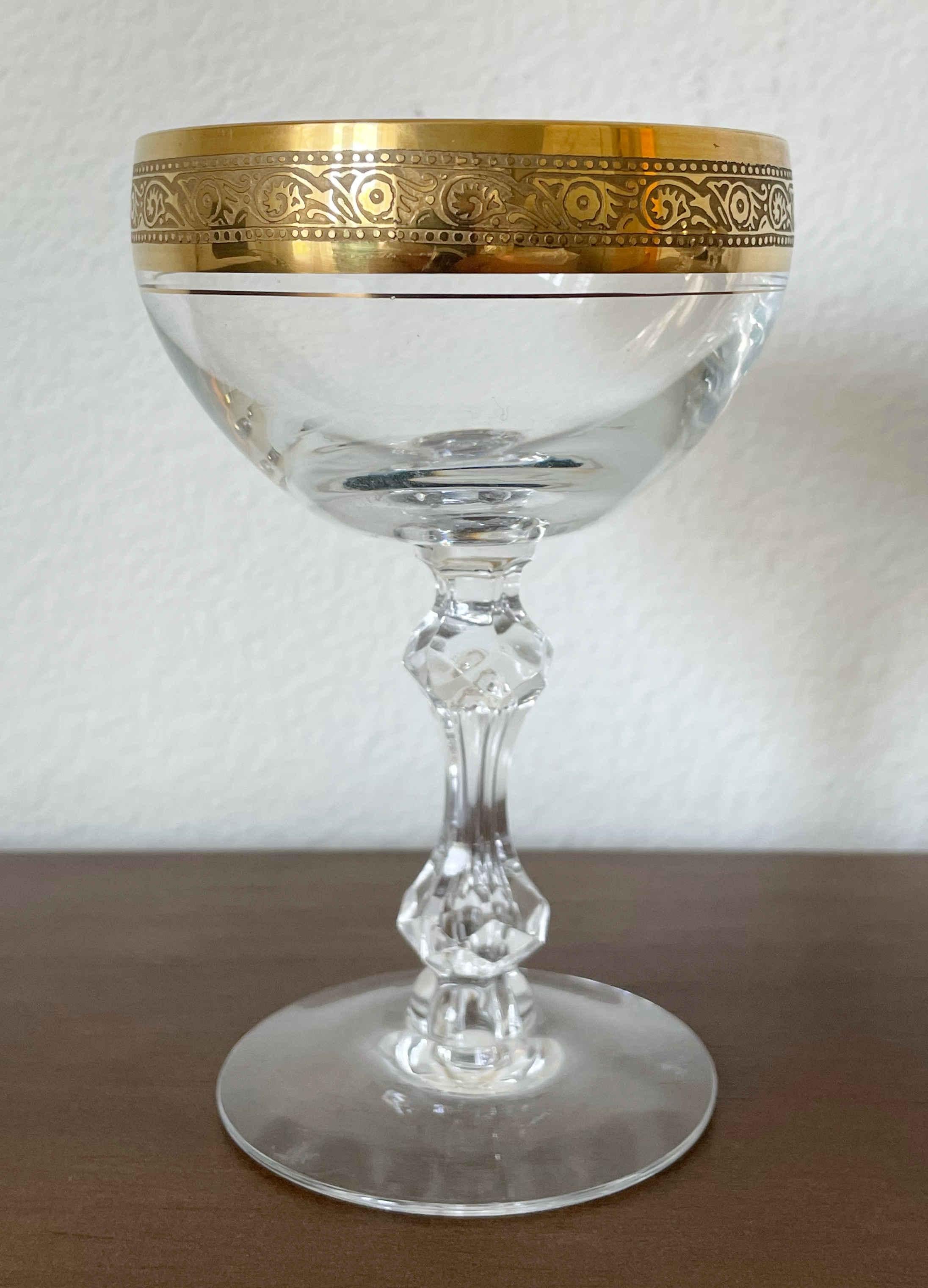 20th Century Set of 8 Gilt Crystal Wine Glasses For Sale