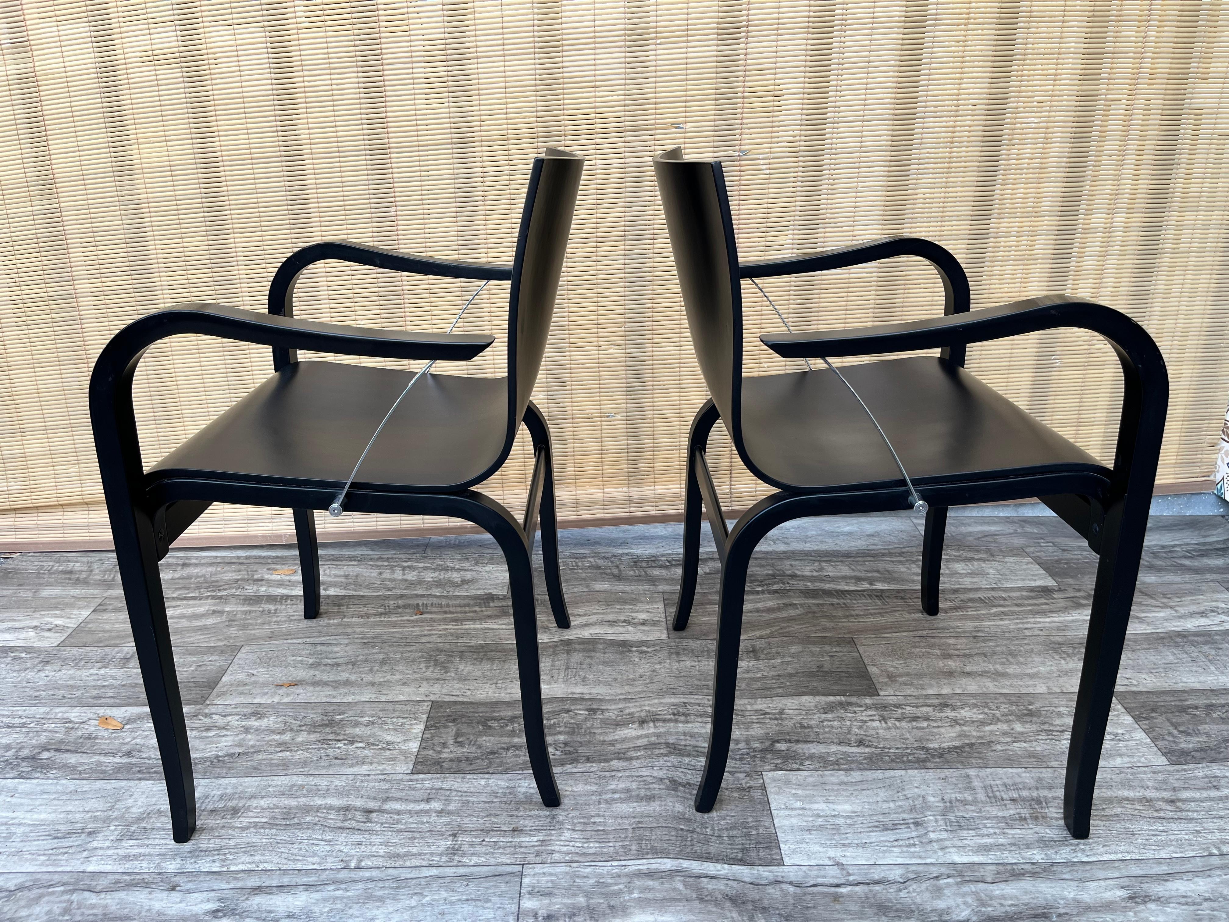 Lacquered Set of 8 Ginotta Dining Chairs by Enrico Franzolini Dining Chairs for Knoll. Cir For Sale